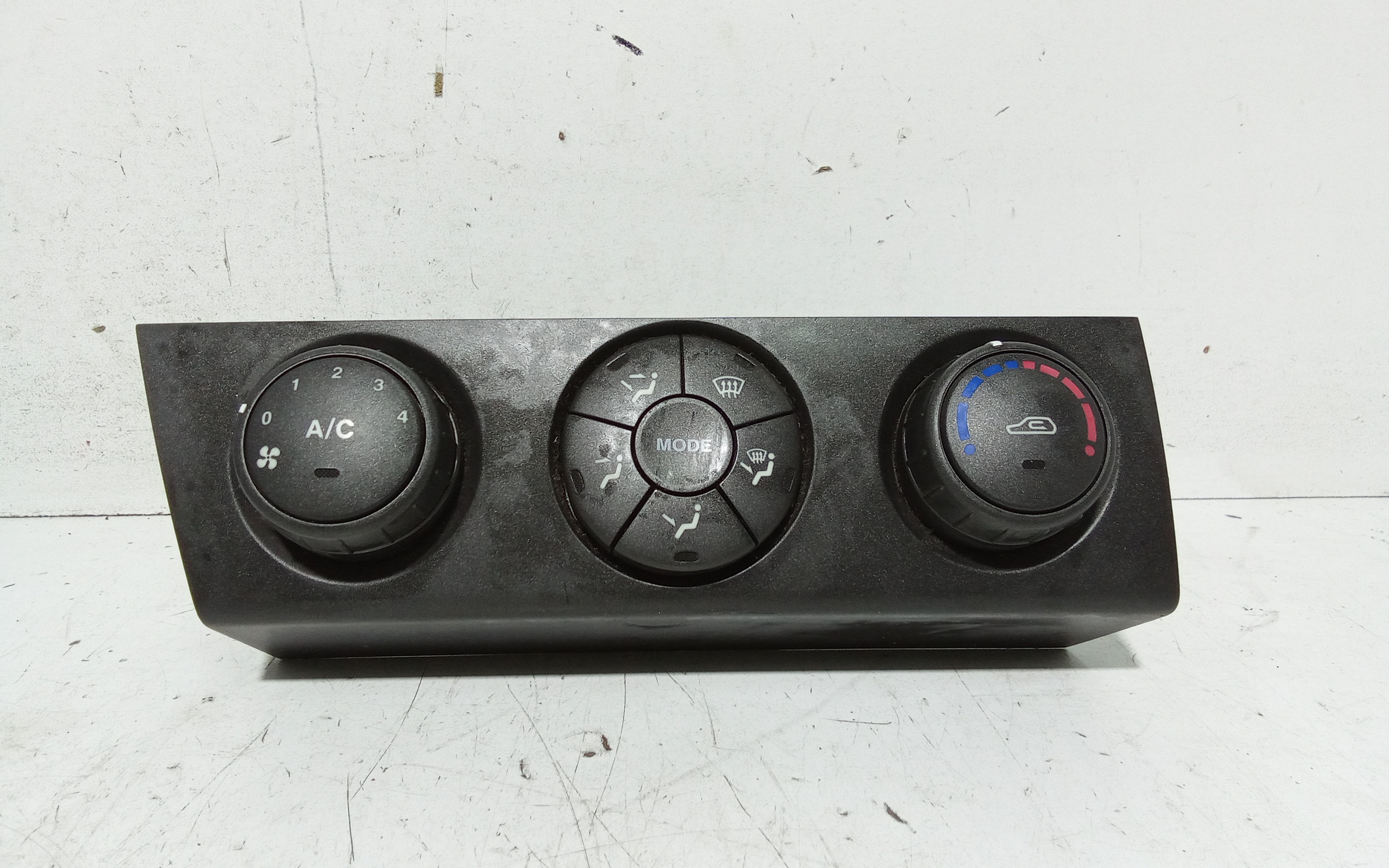 Blocco Comando Climatizzazione 6870009001HCC Usato