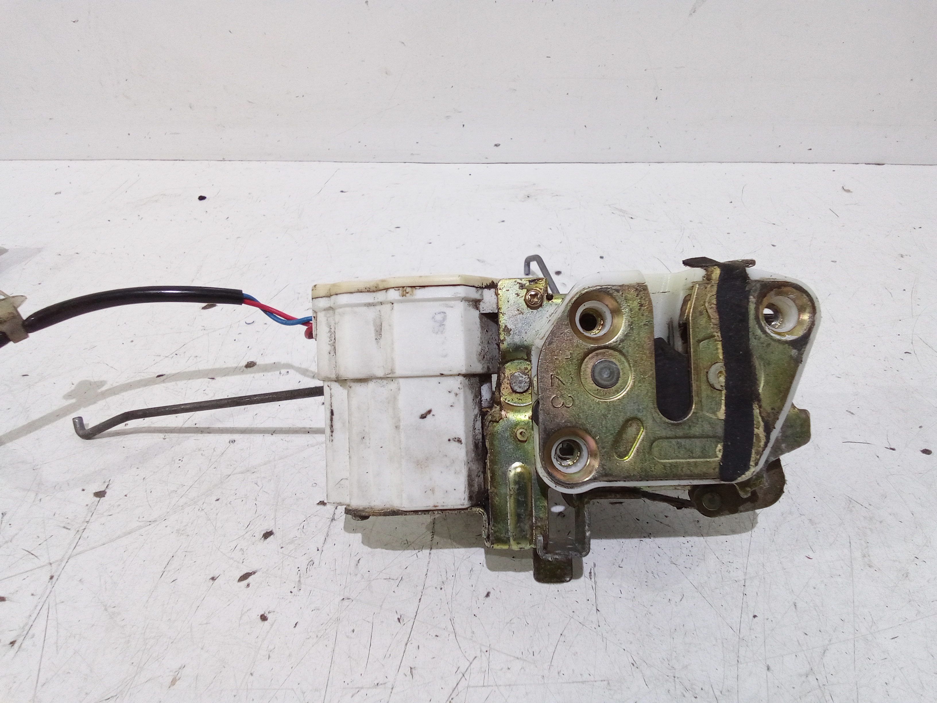 Serratura Porta Ant. Destro NC8258310E Usato