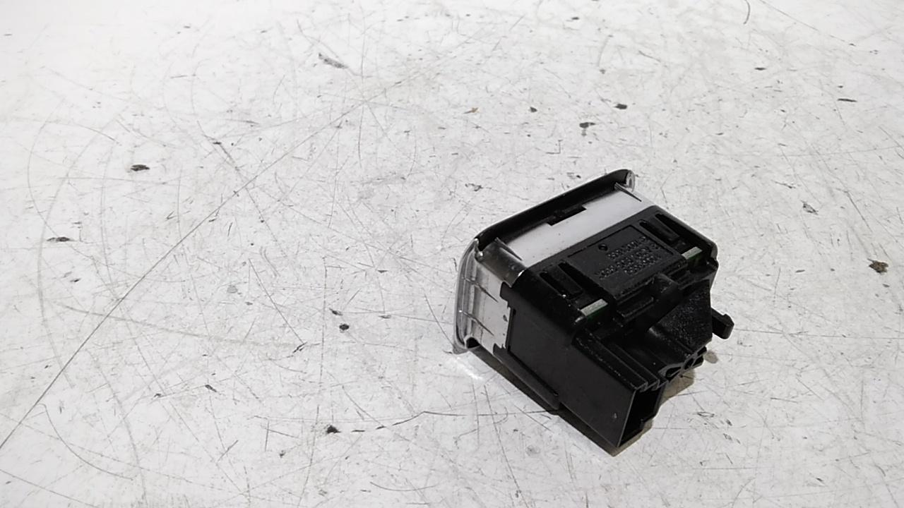 Interruttore Alzacristalli Porta Post. Destro A20490582029107 Usato