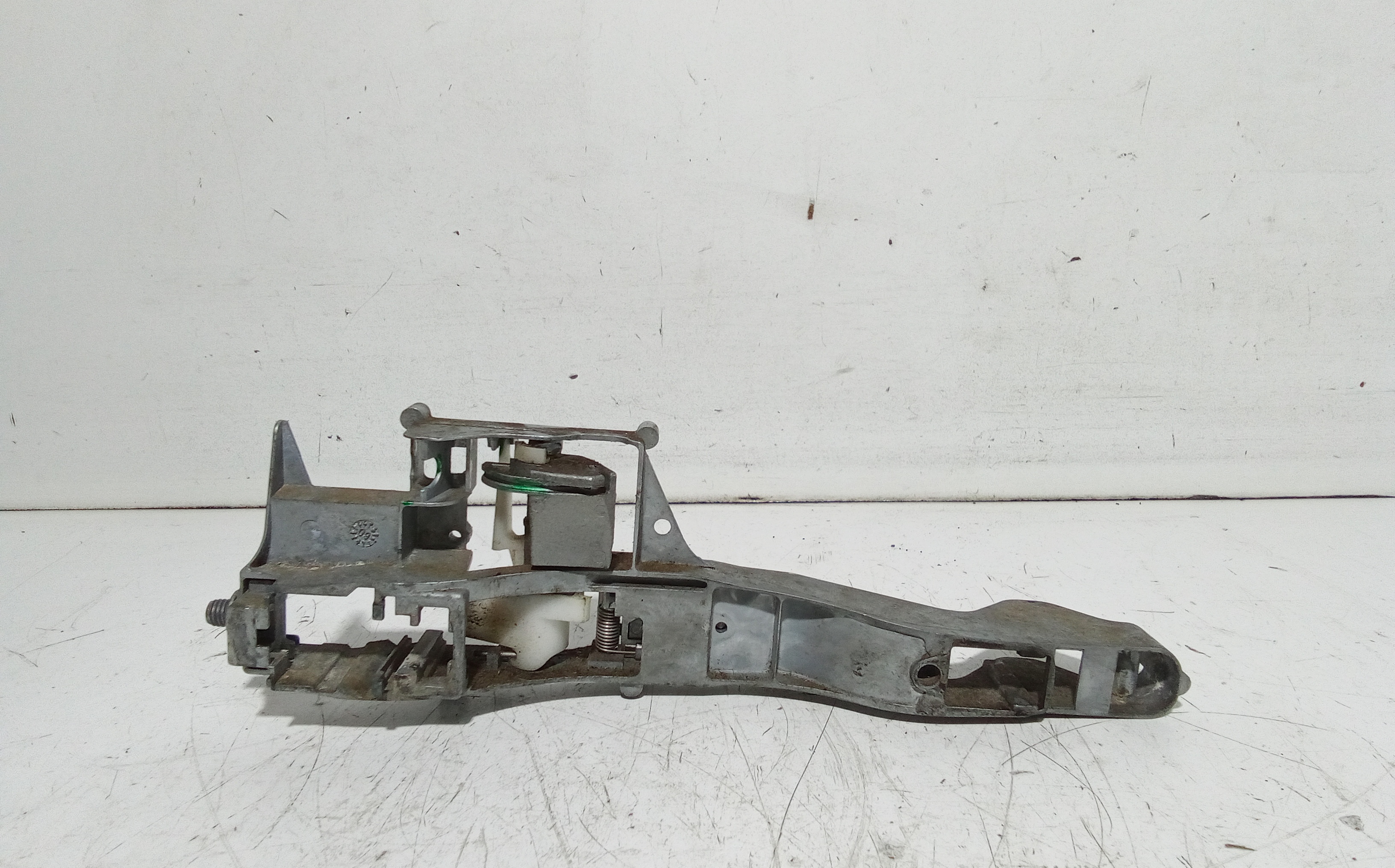 Supporto Maniglia Est. Porta Ant. Destro 9109F5 Usato