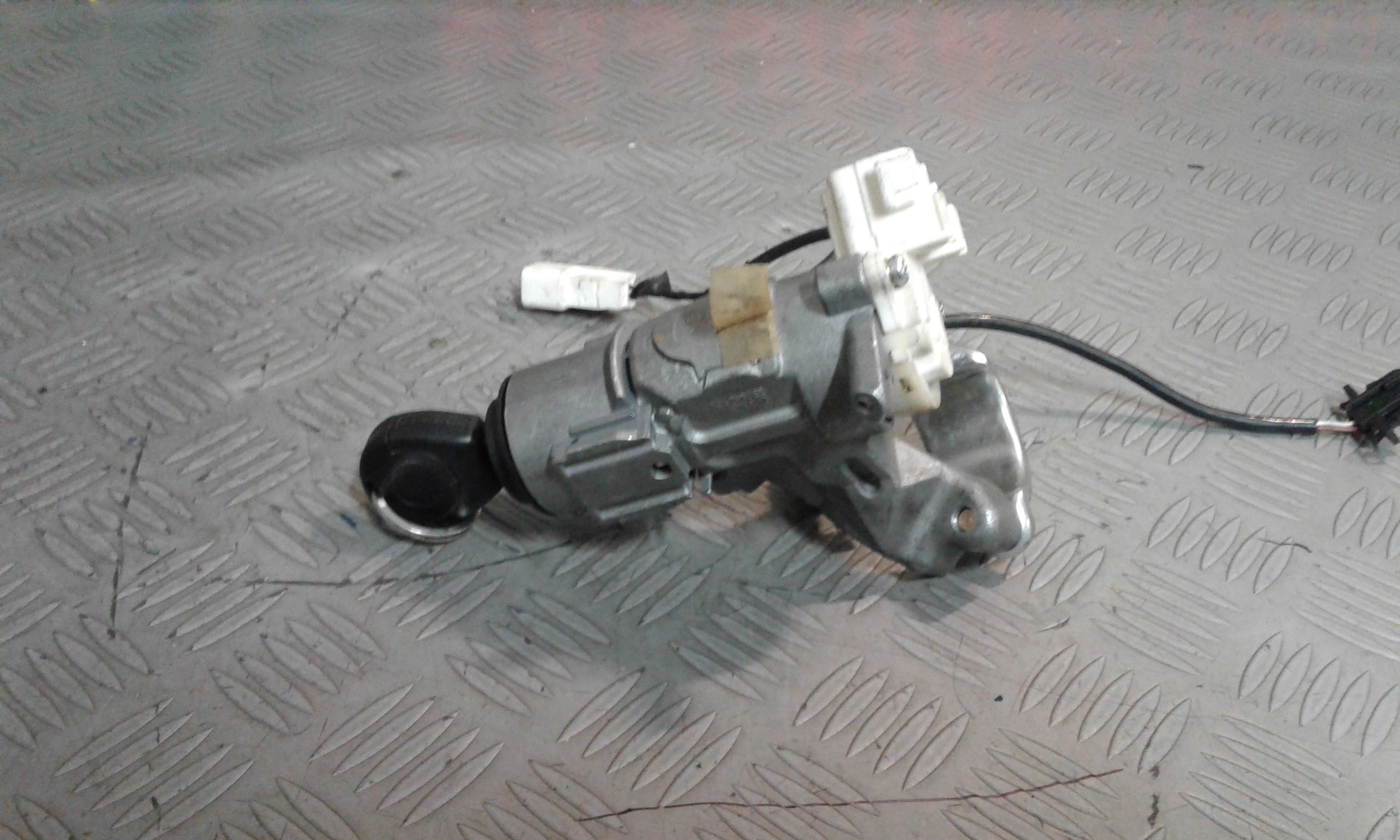 Commutatore Avviamento Con Cilindretti Serrature Usato