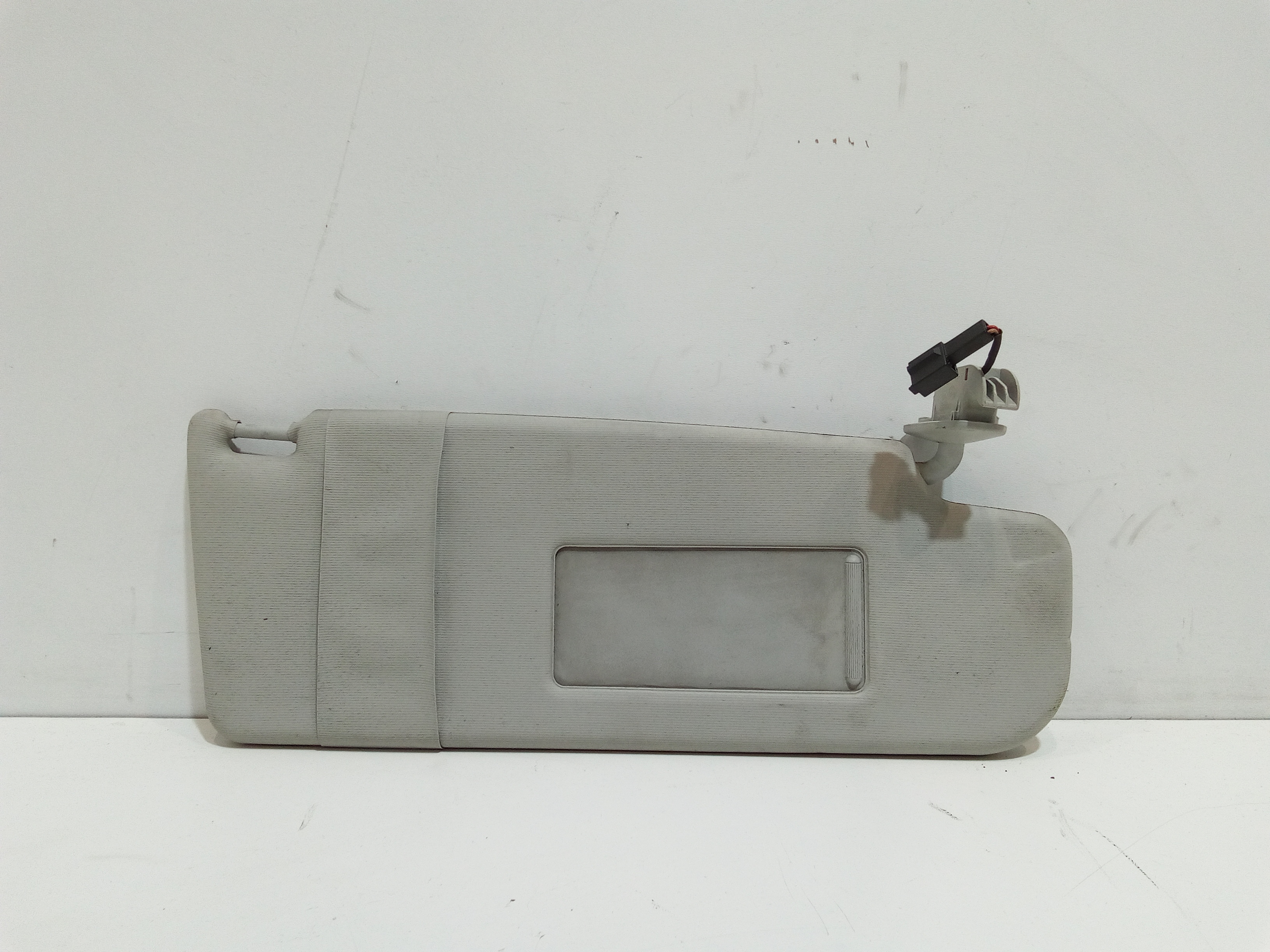 Aletta Parasole Parabrezza Destro 1K0857552L2F4 Usato