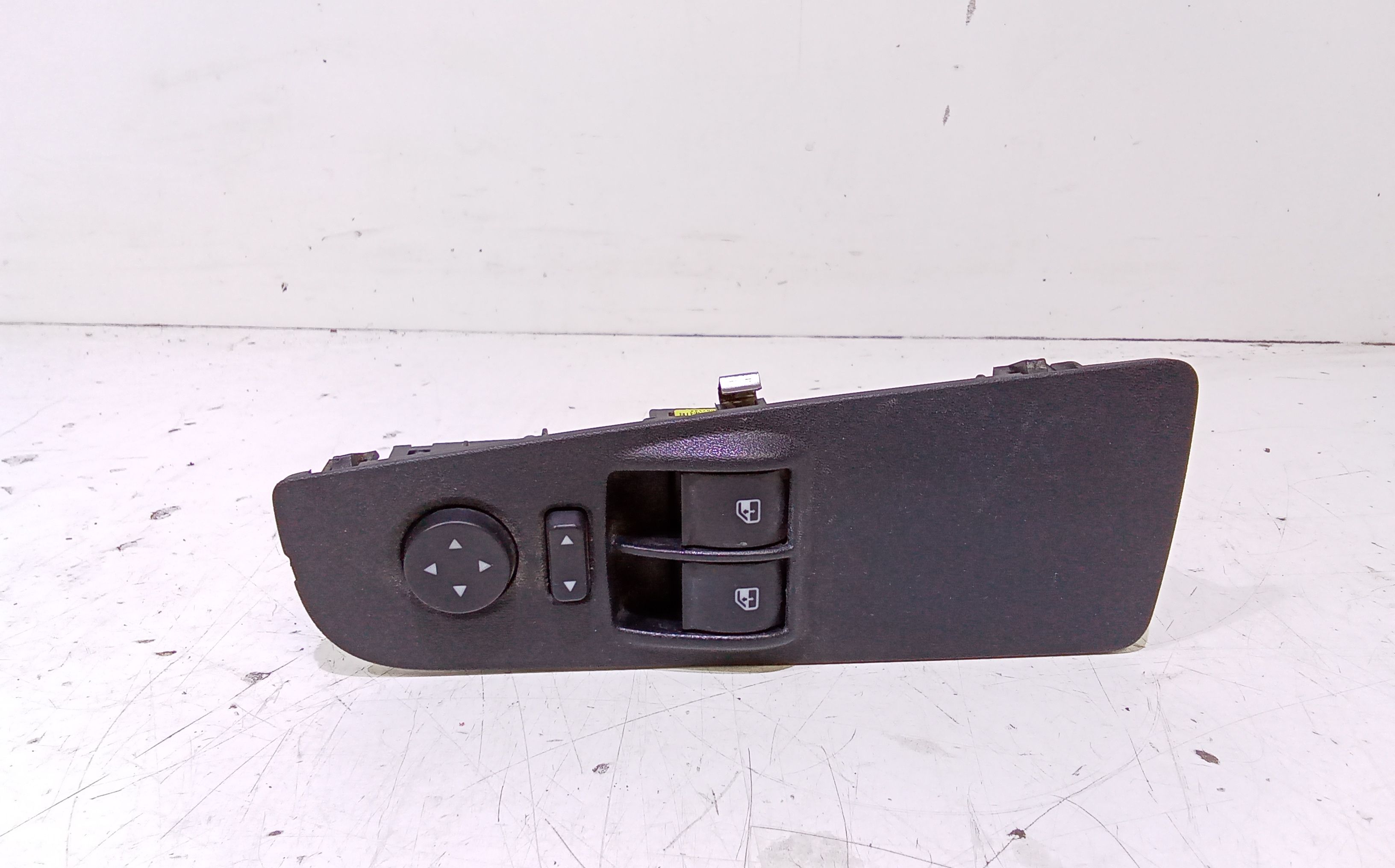 Interruttore Alzacristalli Porta Ant. Sinistro Usato