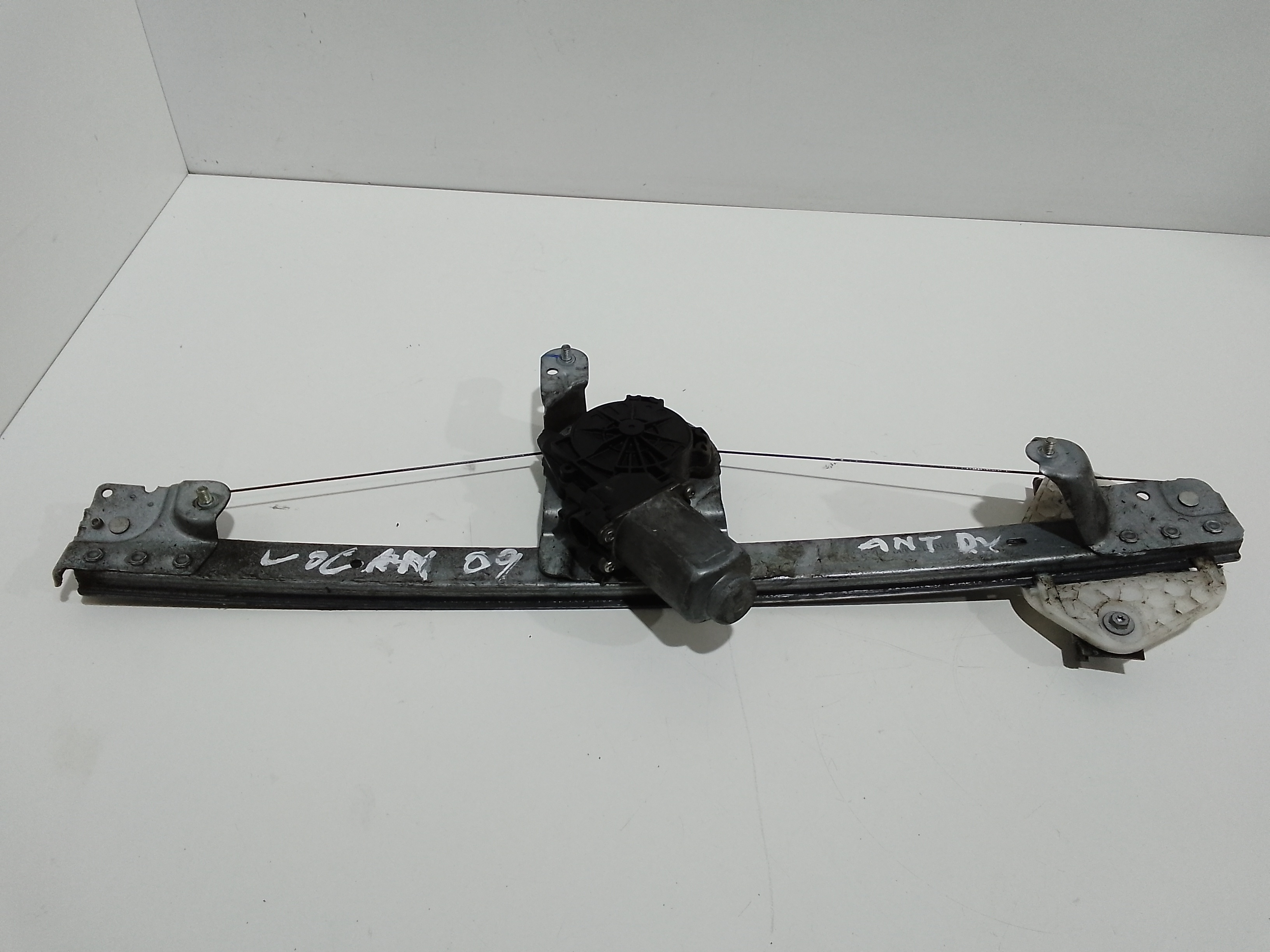 Alzacristallo Porta Ant. Destro 8200800404 Usato