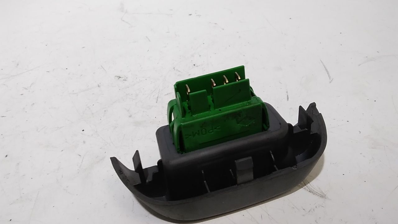 Interruttore Alzacristalli Porta Ant. Destro 848100H010 Usato