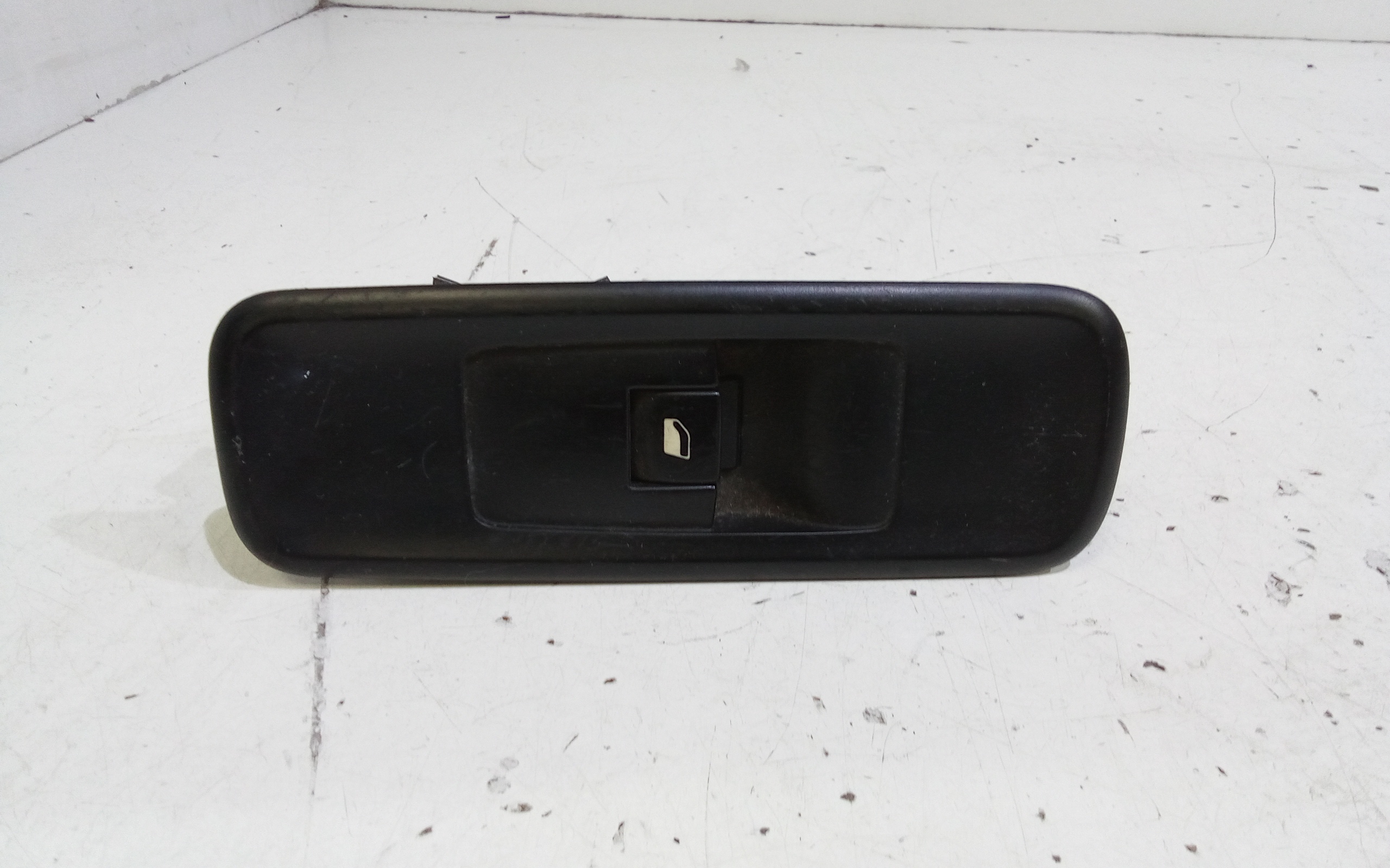 Interruttore Alzacristalli Porta Ant. Destro Usato