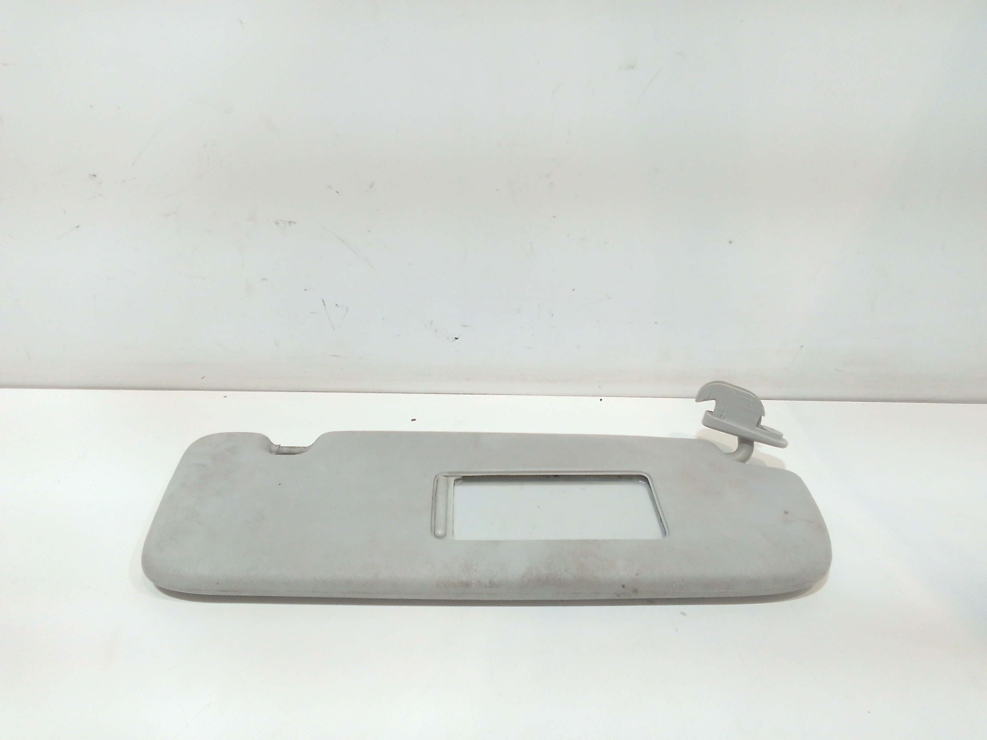 Aletta Parasole Parabrezza Destro 5Z9857552L72 Usato