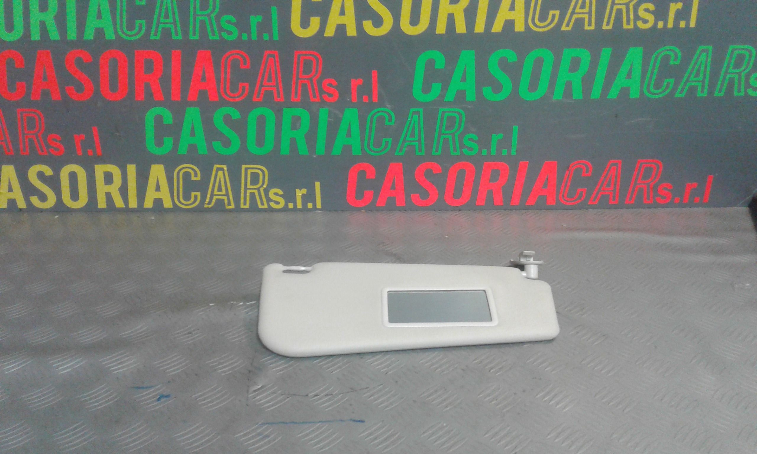 Aletta Parasole Parabrezza Destro 735338206 Usato