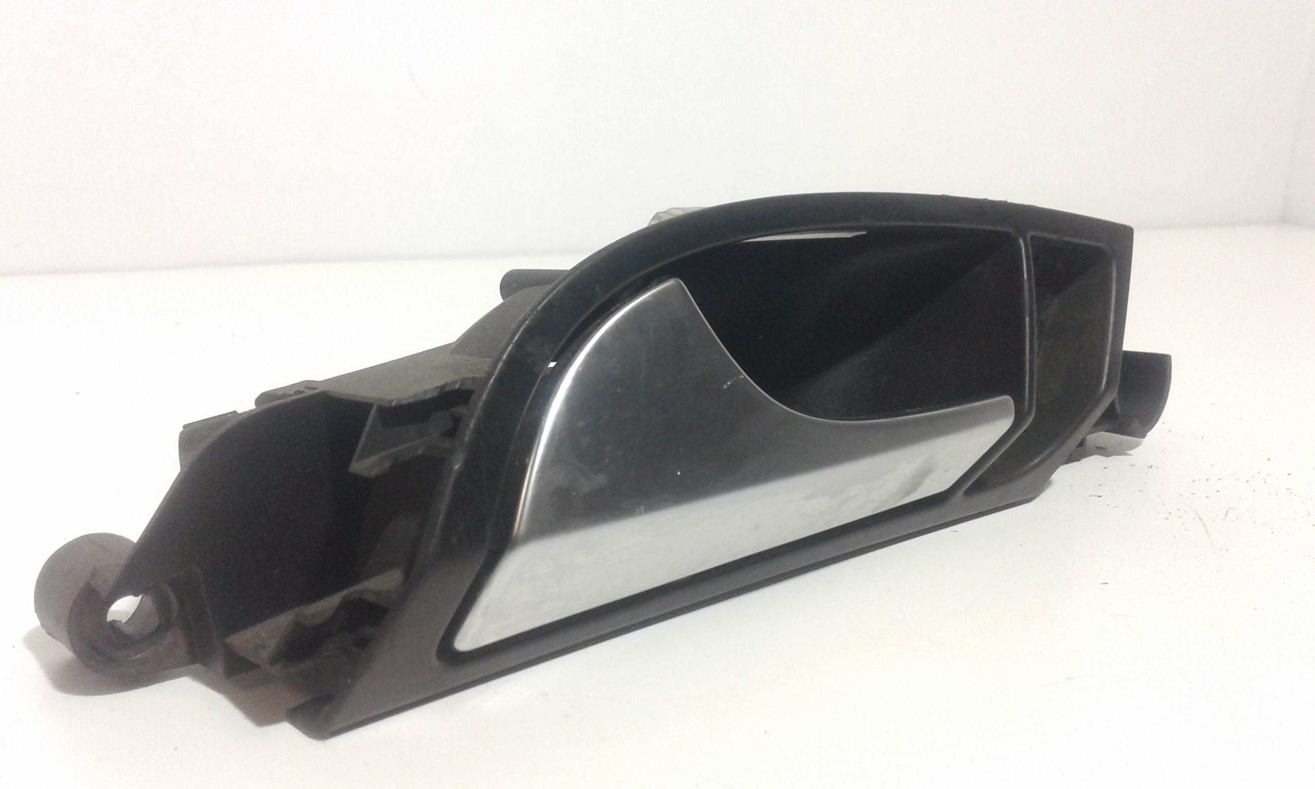 Maniglia Int. Apertura Porta Post. Sinistro 4L0837019AH77 Usato