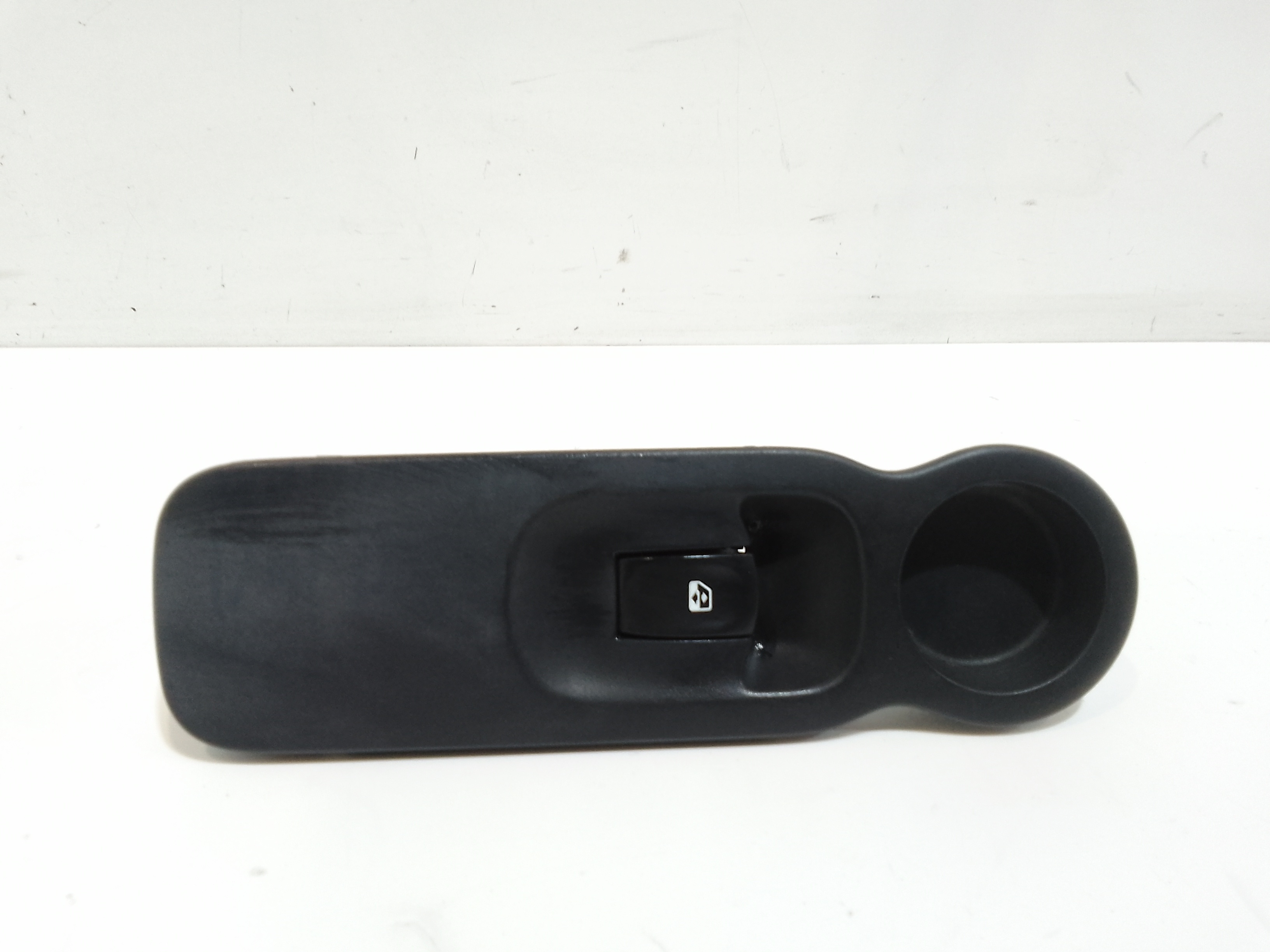 Interruttore Alzacristalli Porta Ant. Destro 8200214936 Usato