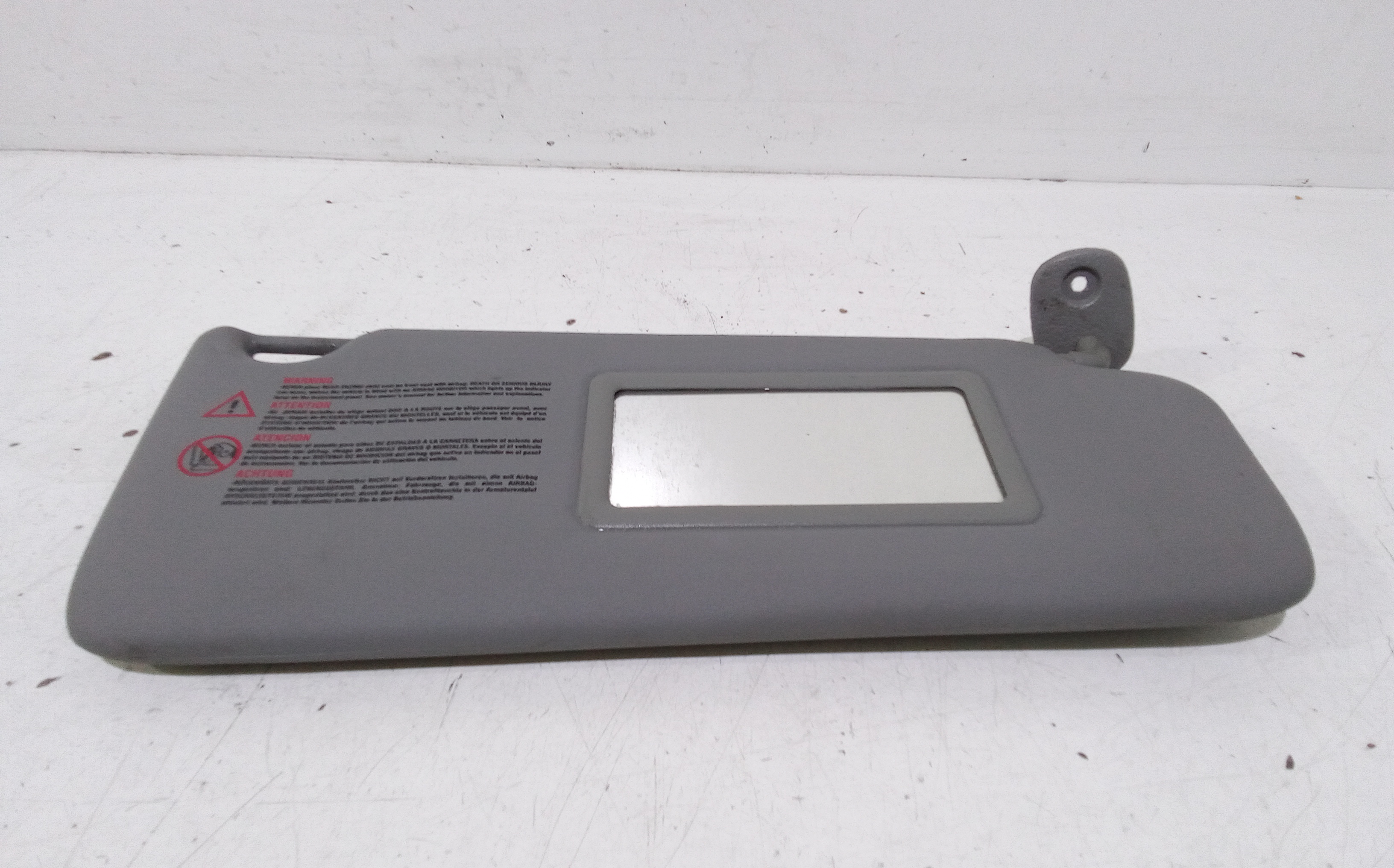 Aletta Parasole Parabrezza Destro 8200240038 Usato