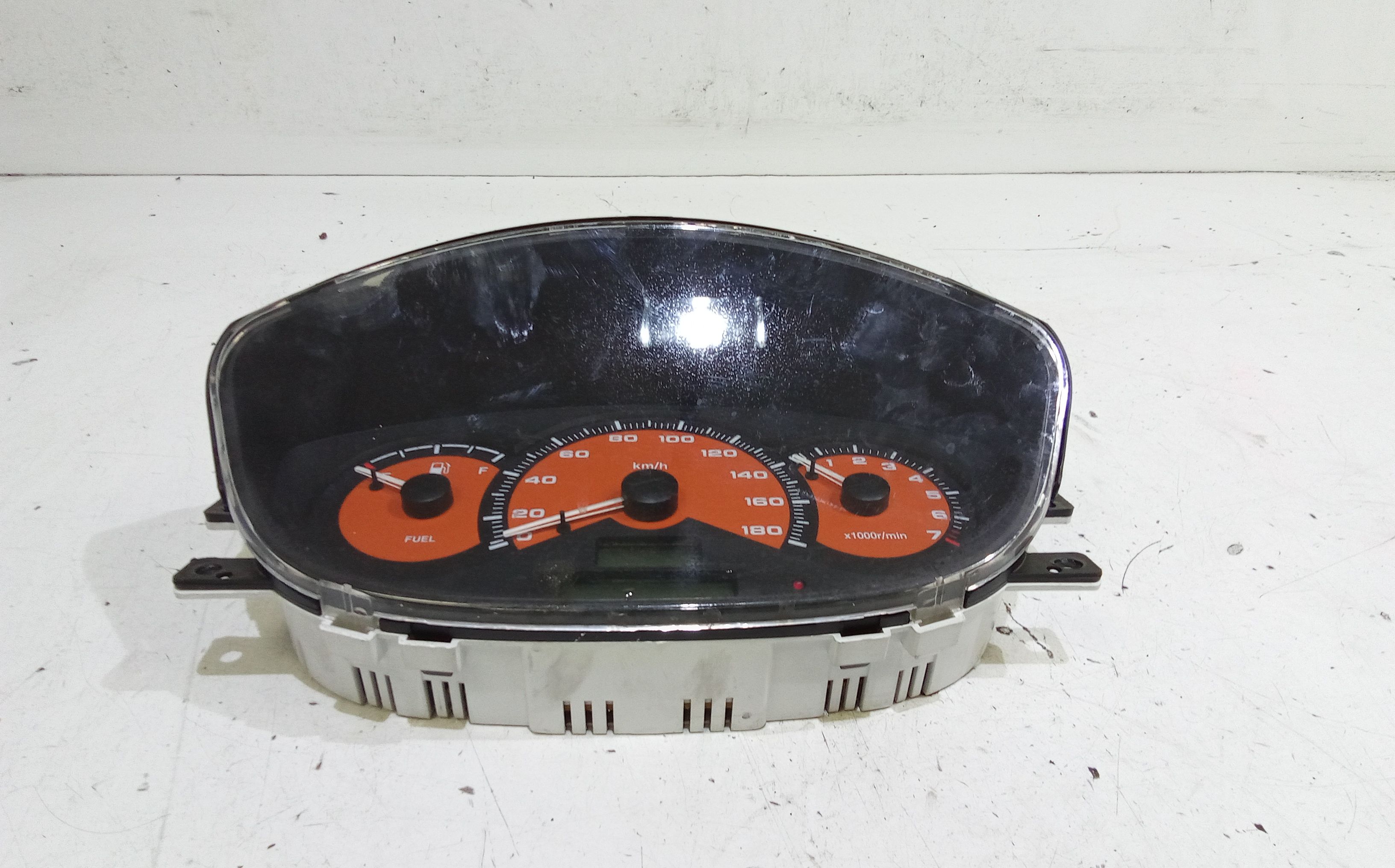 Quadro Portastrumenti Usato