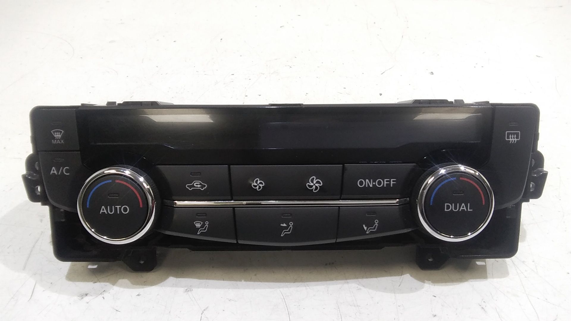 Blocco Comando Climatizzazione 275004BE0D Usato