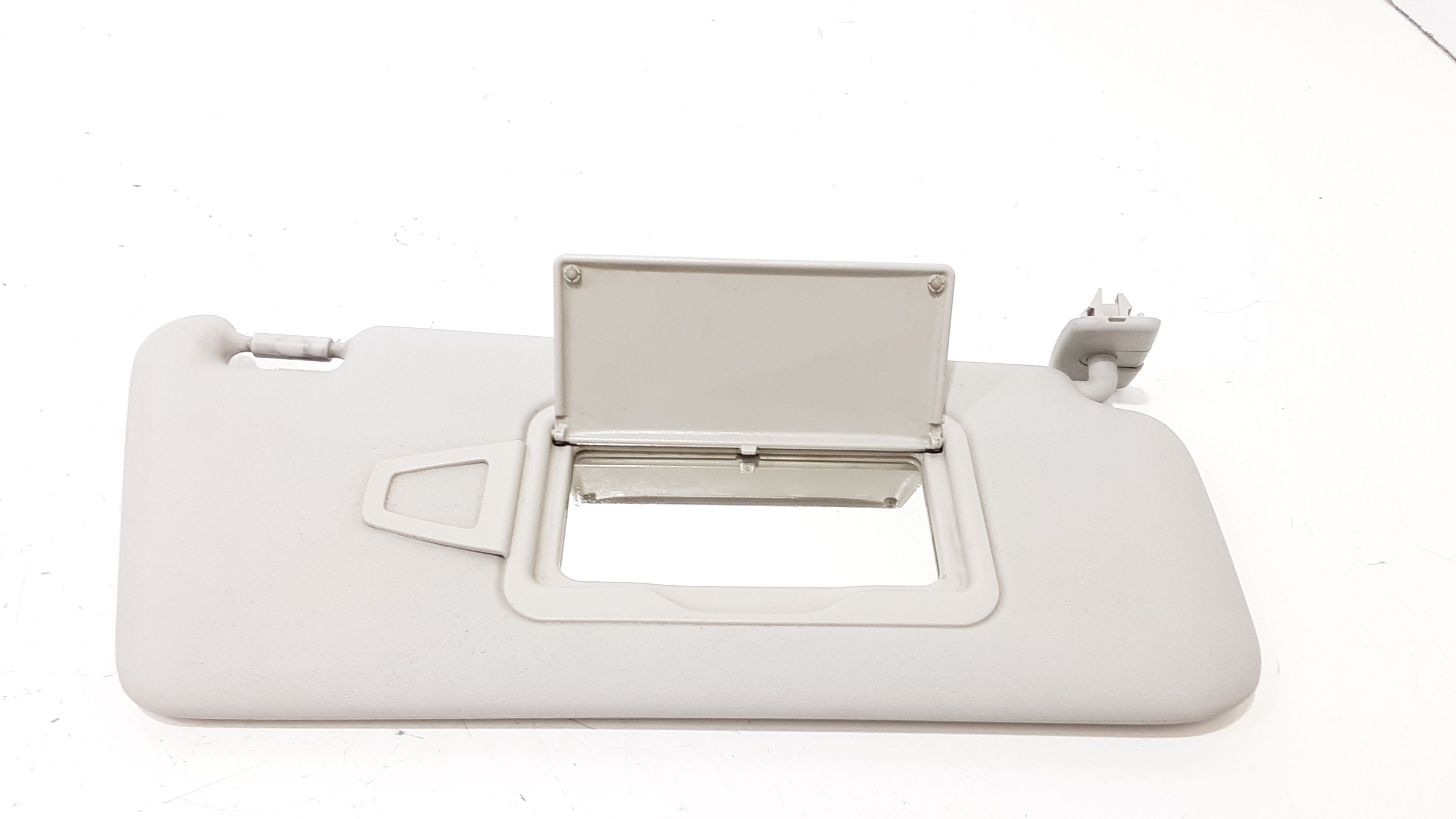 Aletta Parasole Parabrezza Destro A16981004107H48 Usato