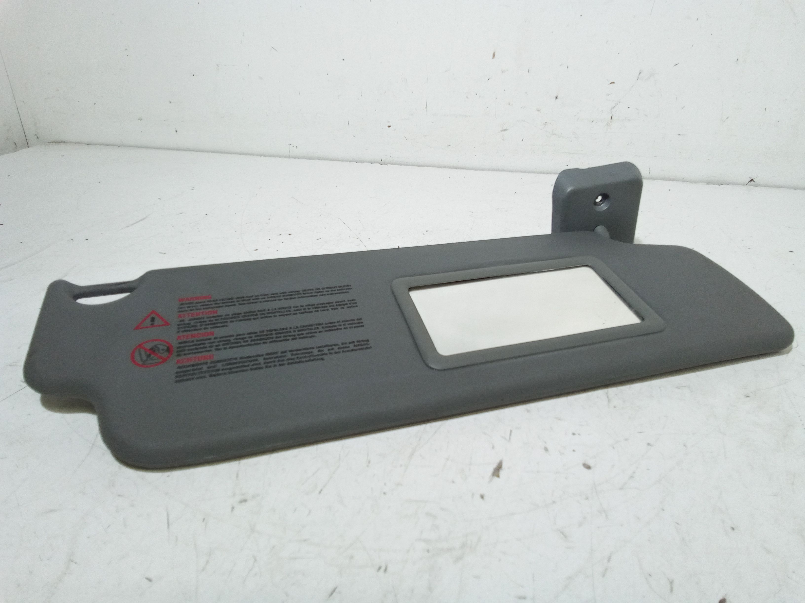 Aletta Parasole Parabrezza Destro 8200190789 Usato