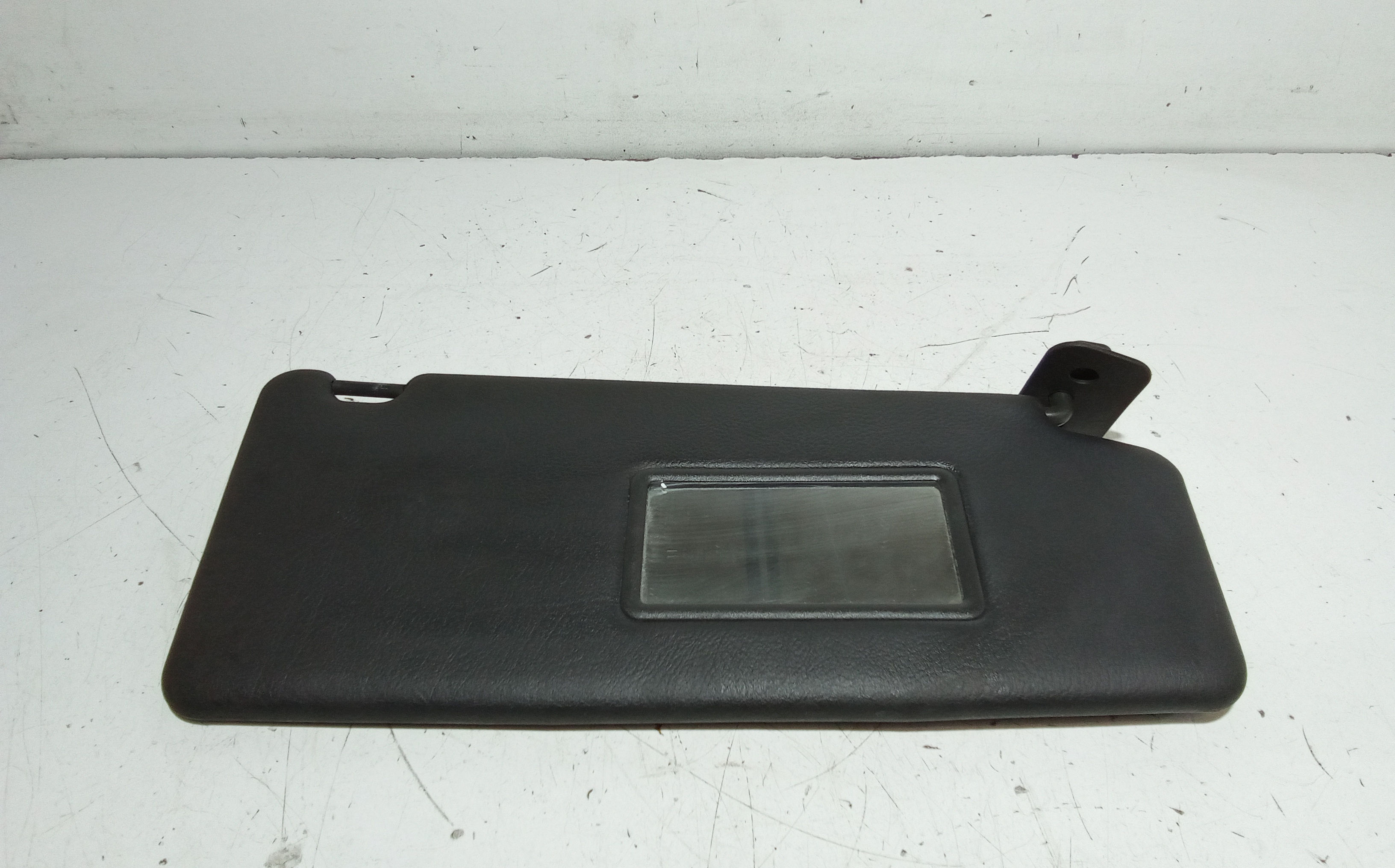 Aletta Parasole Parabrezza Destro 735295147 Usato