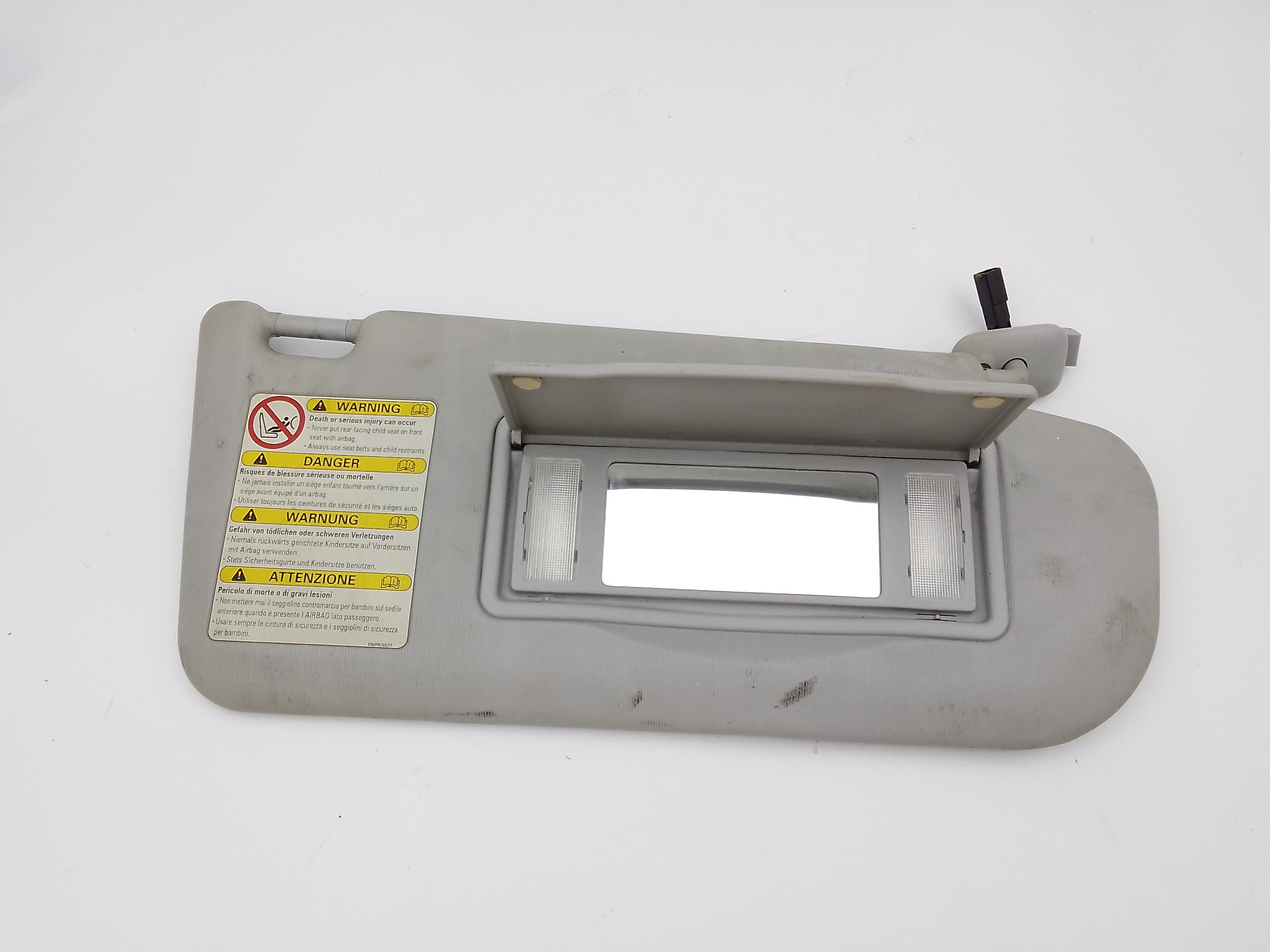 Aletta Parasole Parabrezza Destro GJ6A69270C34 Usato