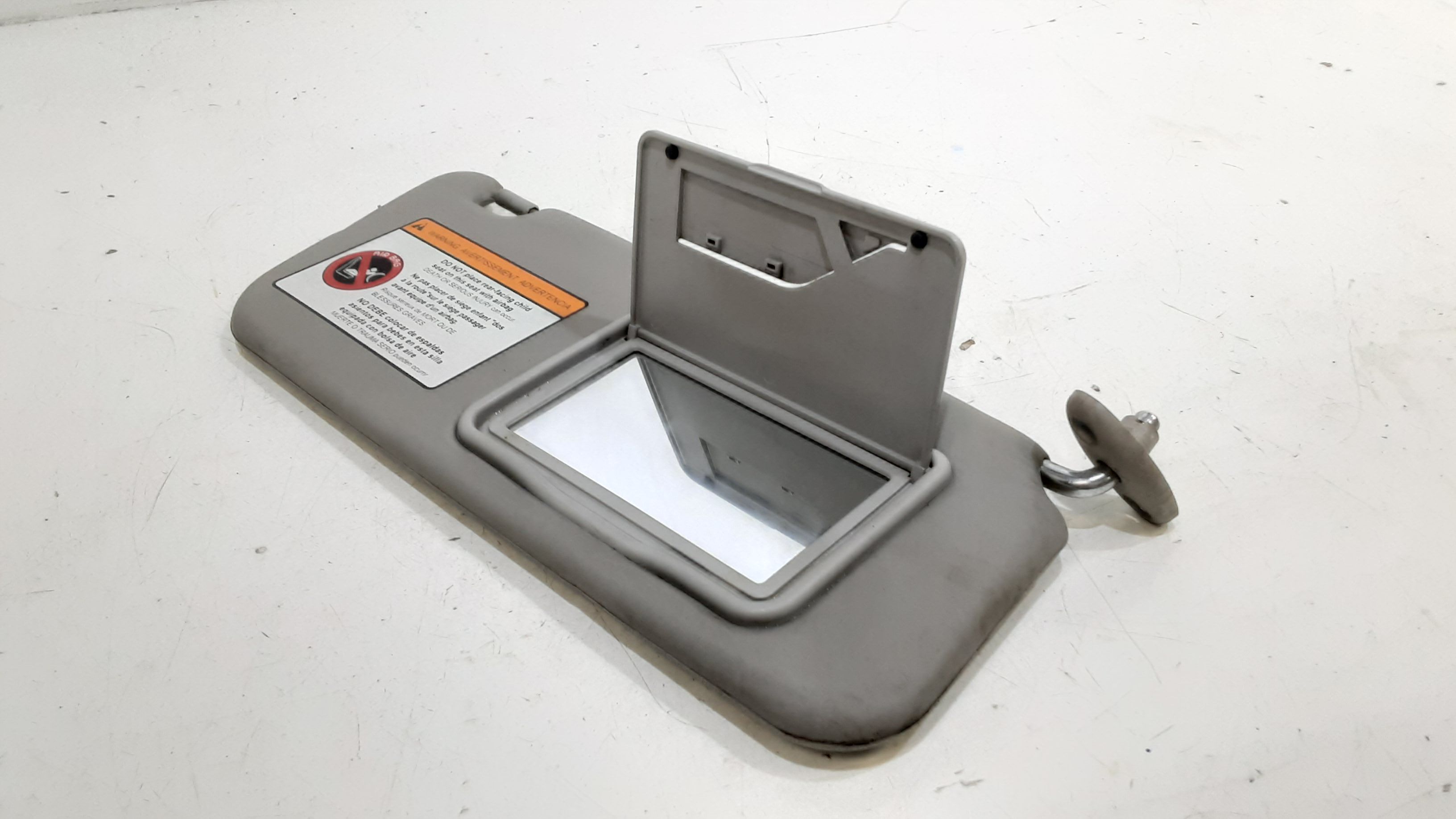 Aletta Parasole Parabrezza Destro 96658514 Usato