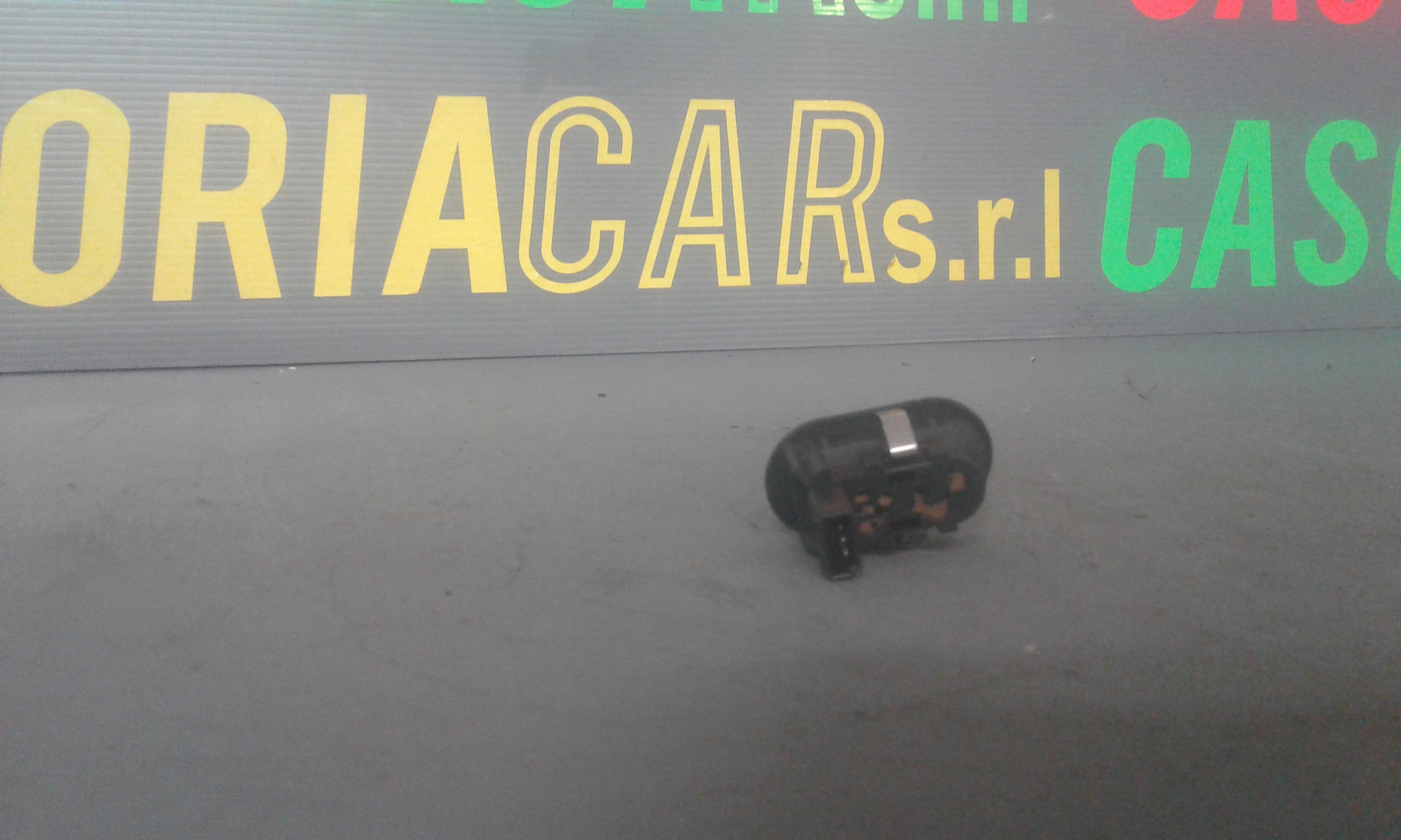 Interruttore Alzacristalli Porta Post. Sinistro 9100299 Usato