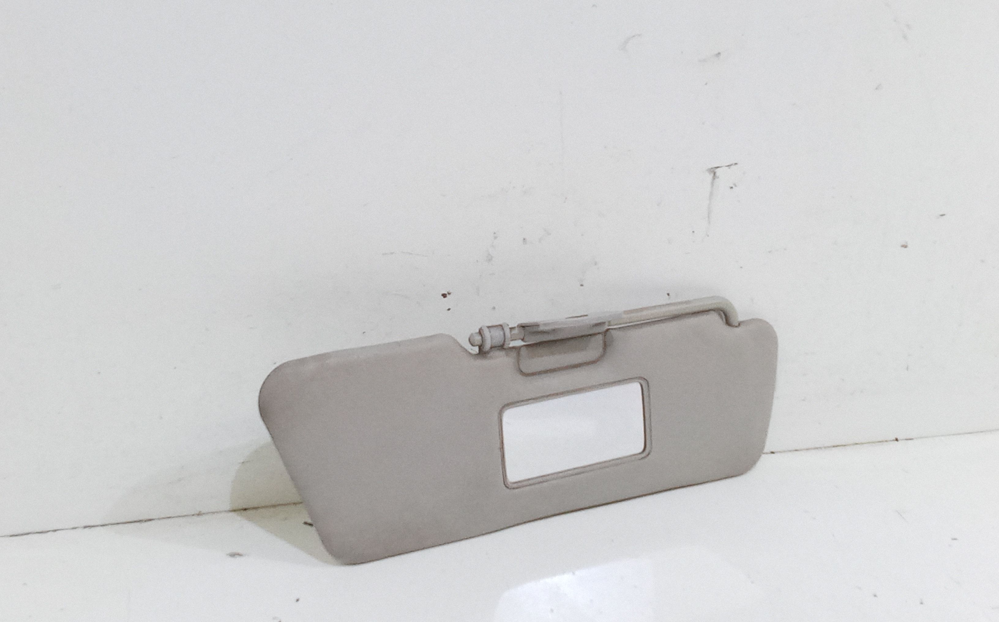 Aletta Parasole Parabrezza Destro 735244339 Usato