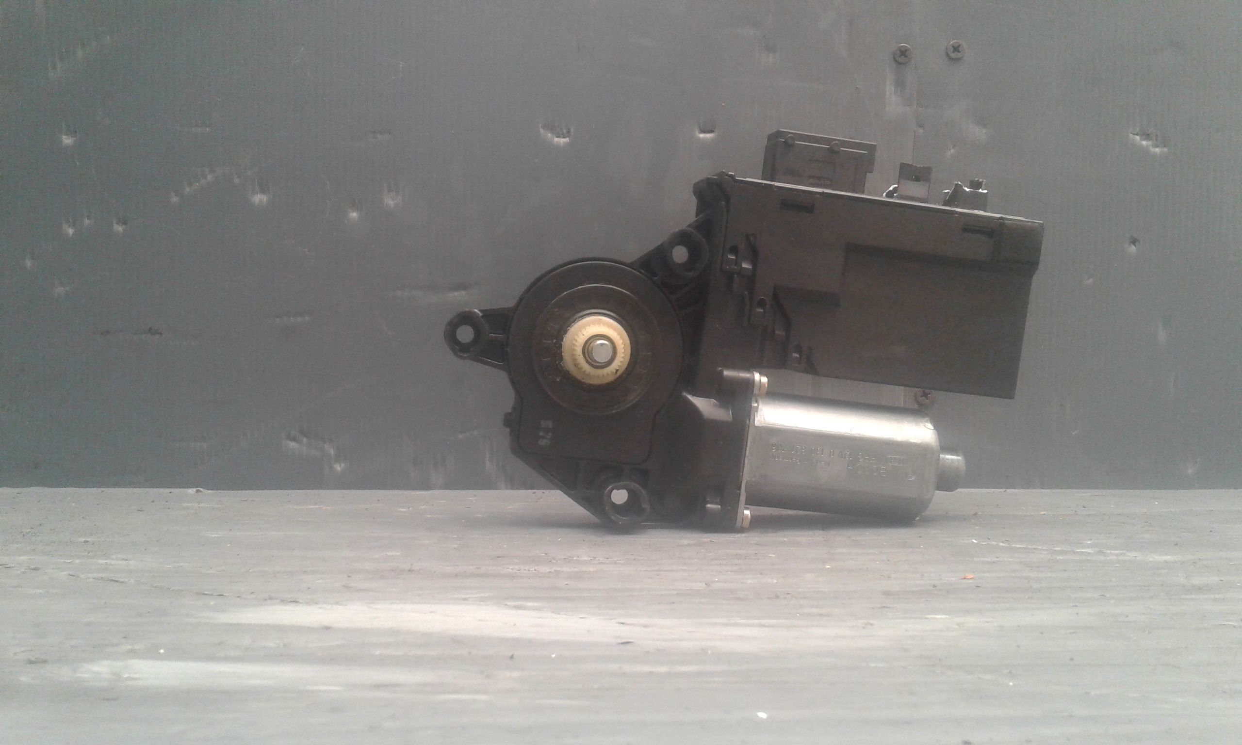 Motorino Alzacristallo Porta Ant. Destro 9222AZ Usato