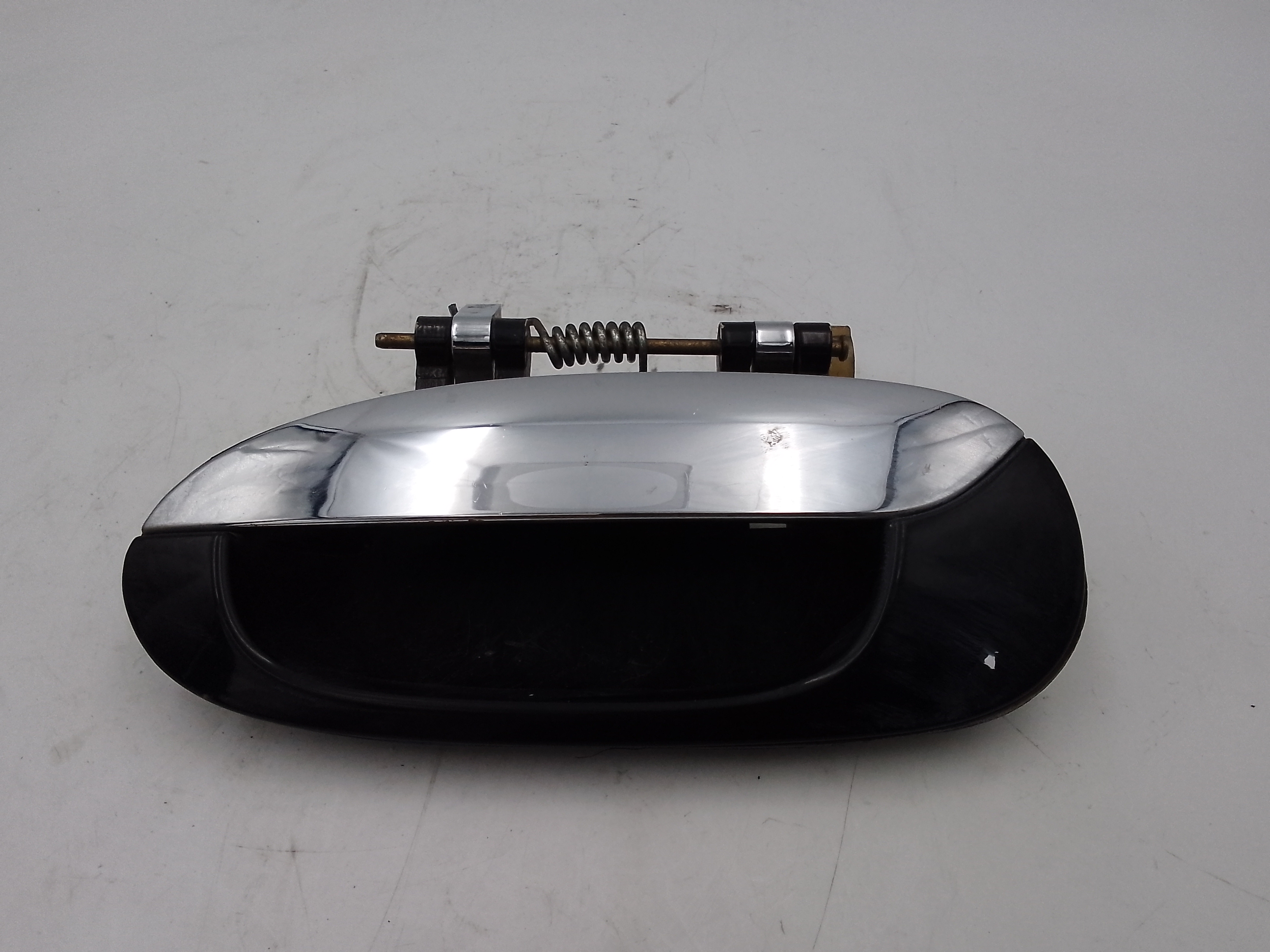 Maniglia Porta Ant. Destro 0K2FB58410AXX Usato