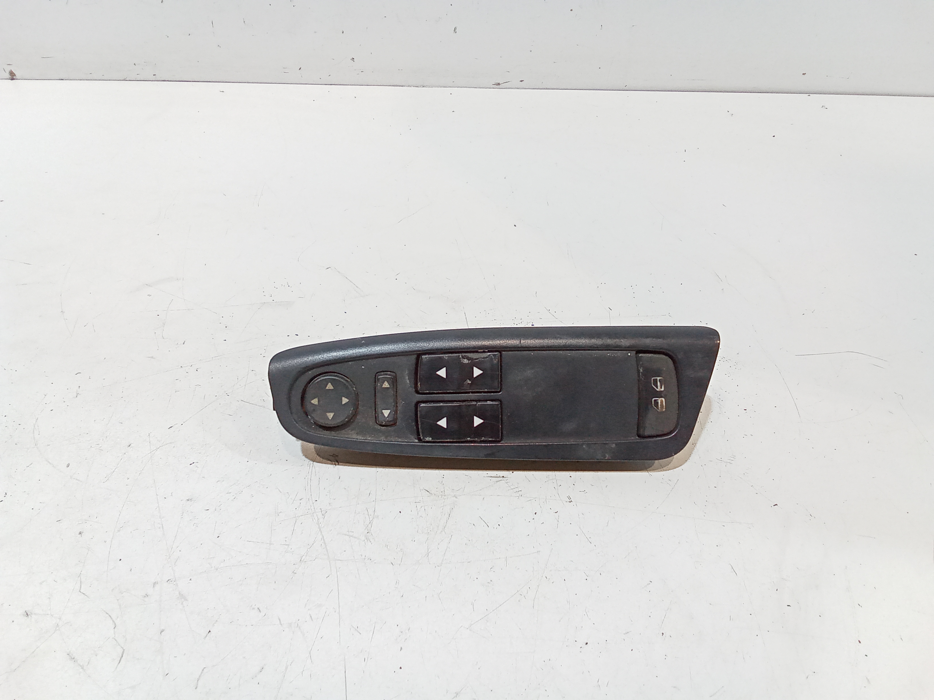 Interruttore Alzacristalli Porta Ant. Sinistro Usato