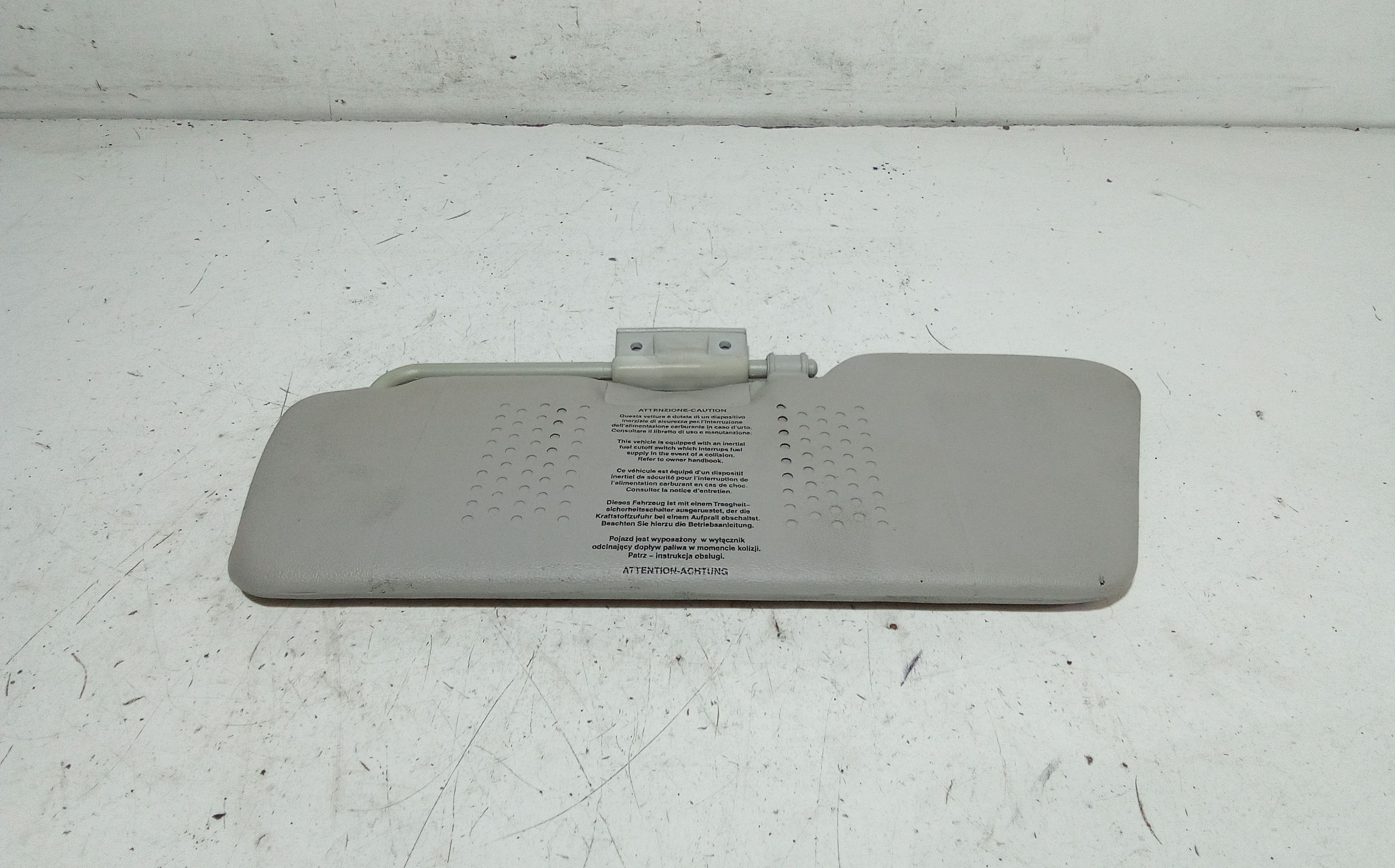 Aletta Parasole Parabrezza Sinistro 735244330 Usato