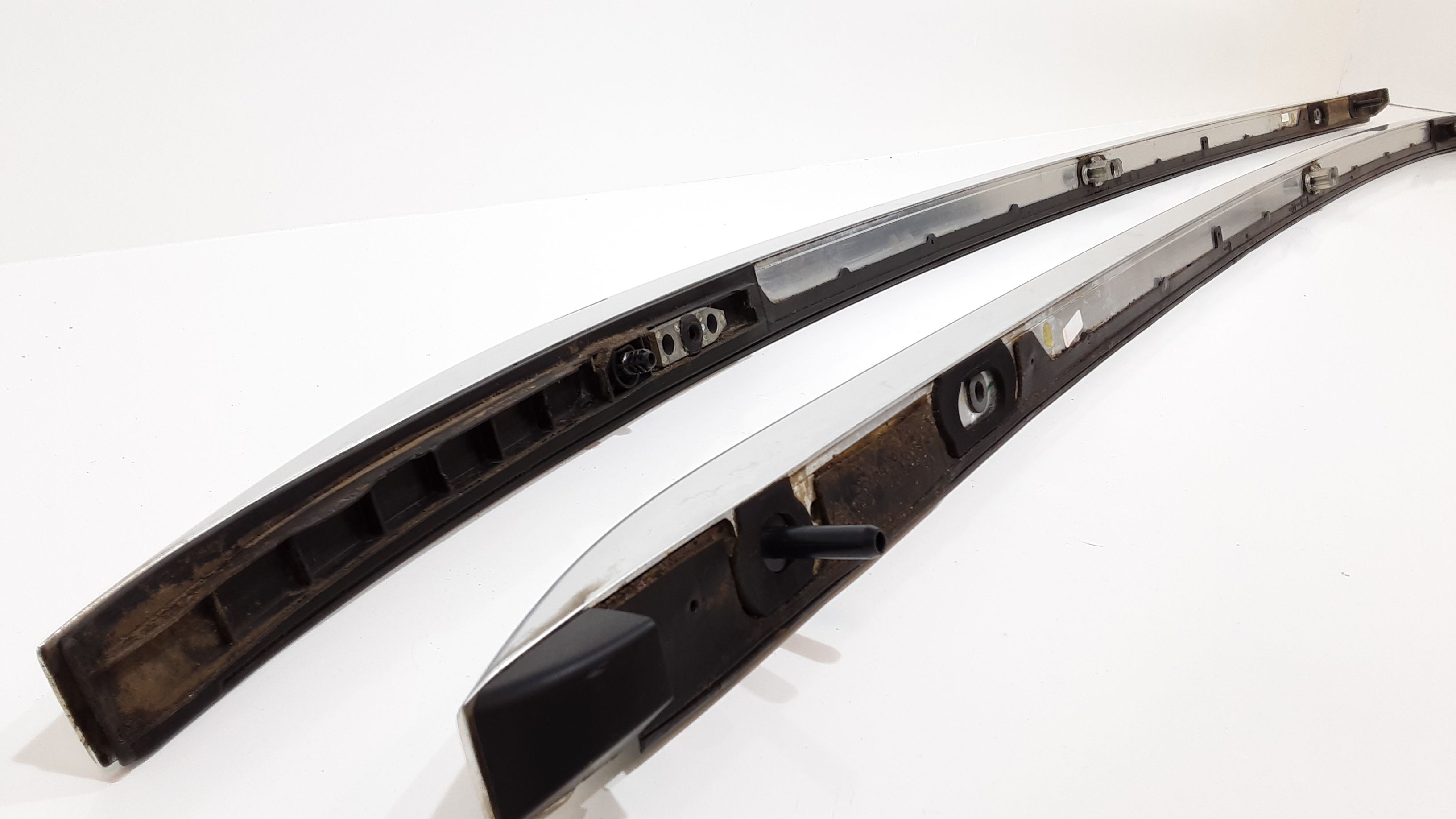 Barre Portatutto Per Mancorrente Tetto Destro + Barre Portatutto Per Mancorrente Tetto Sinistro Usato