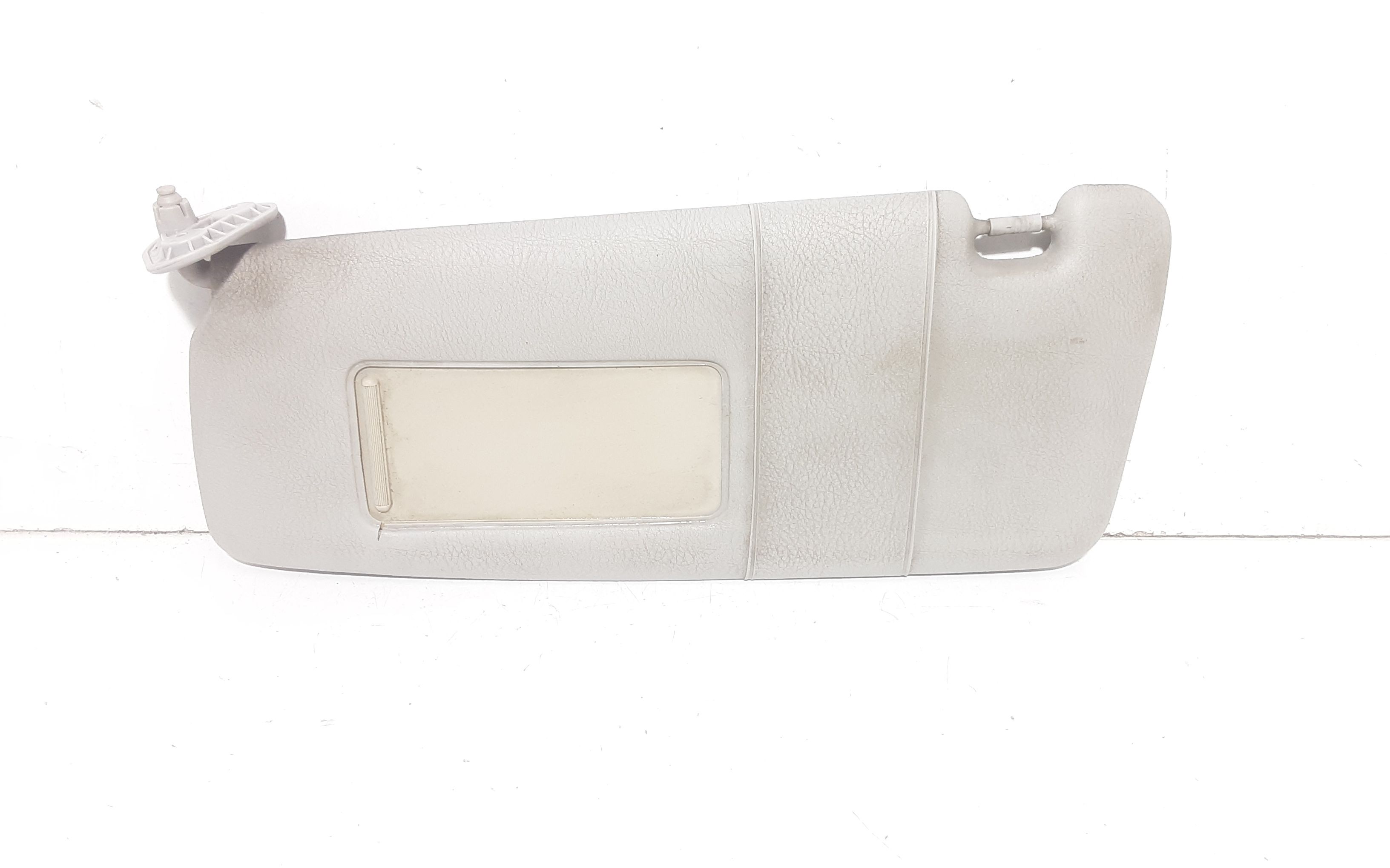 Aletta Parasole Parabrezza Sinistro 51162699047 Usato