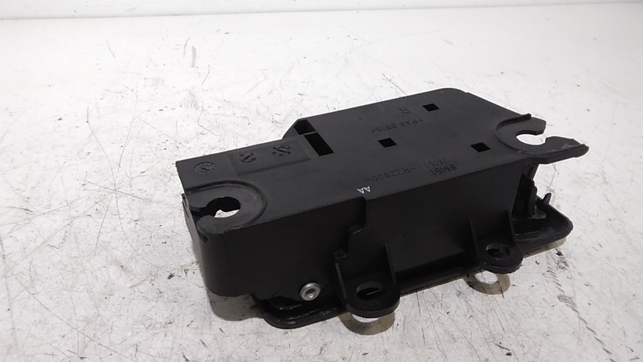 Maniglia Int. Apertura Porta Post. Destro 1470111 Usato