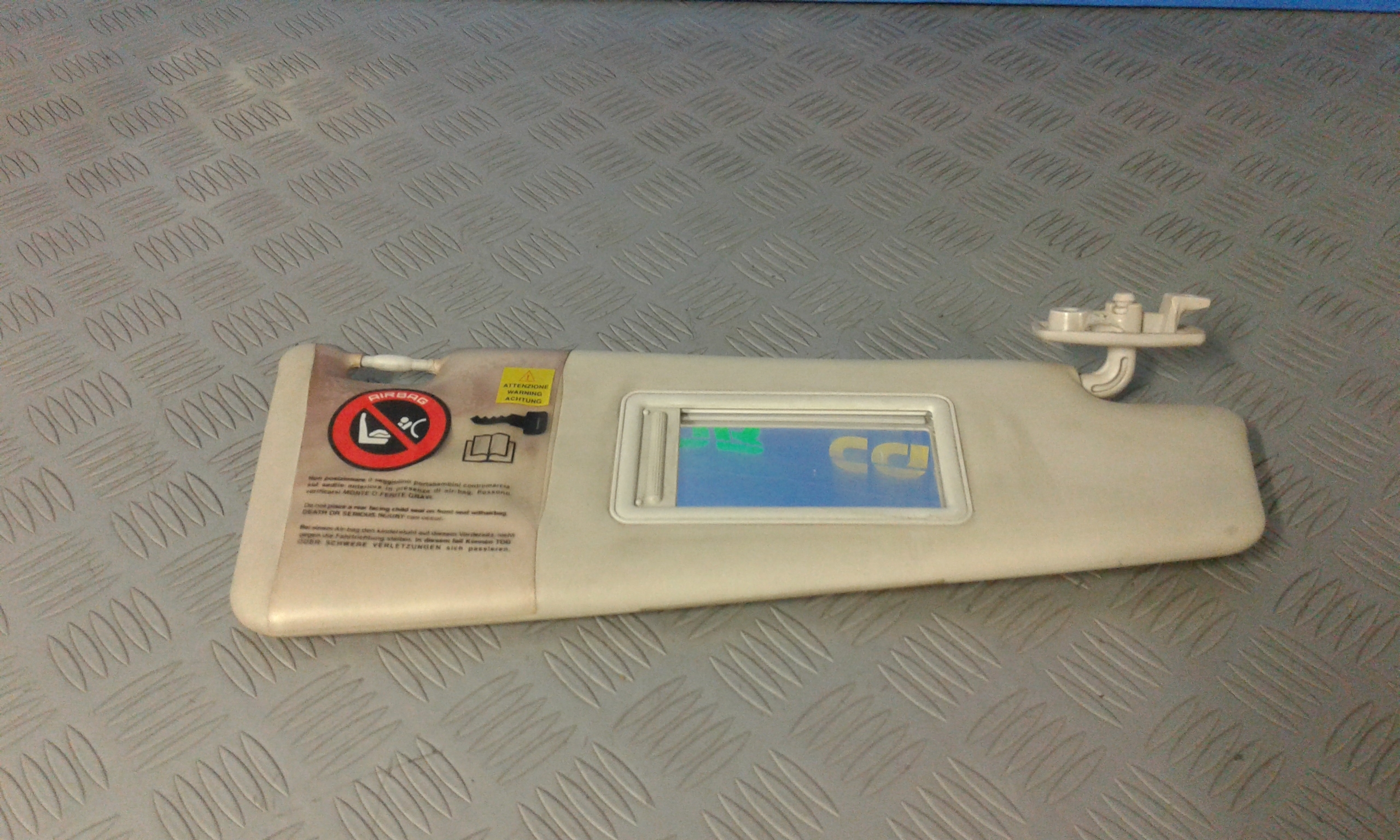 Aletta Parasole Parabrezza Destro 735361684 Usato