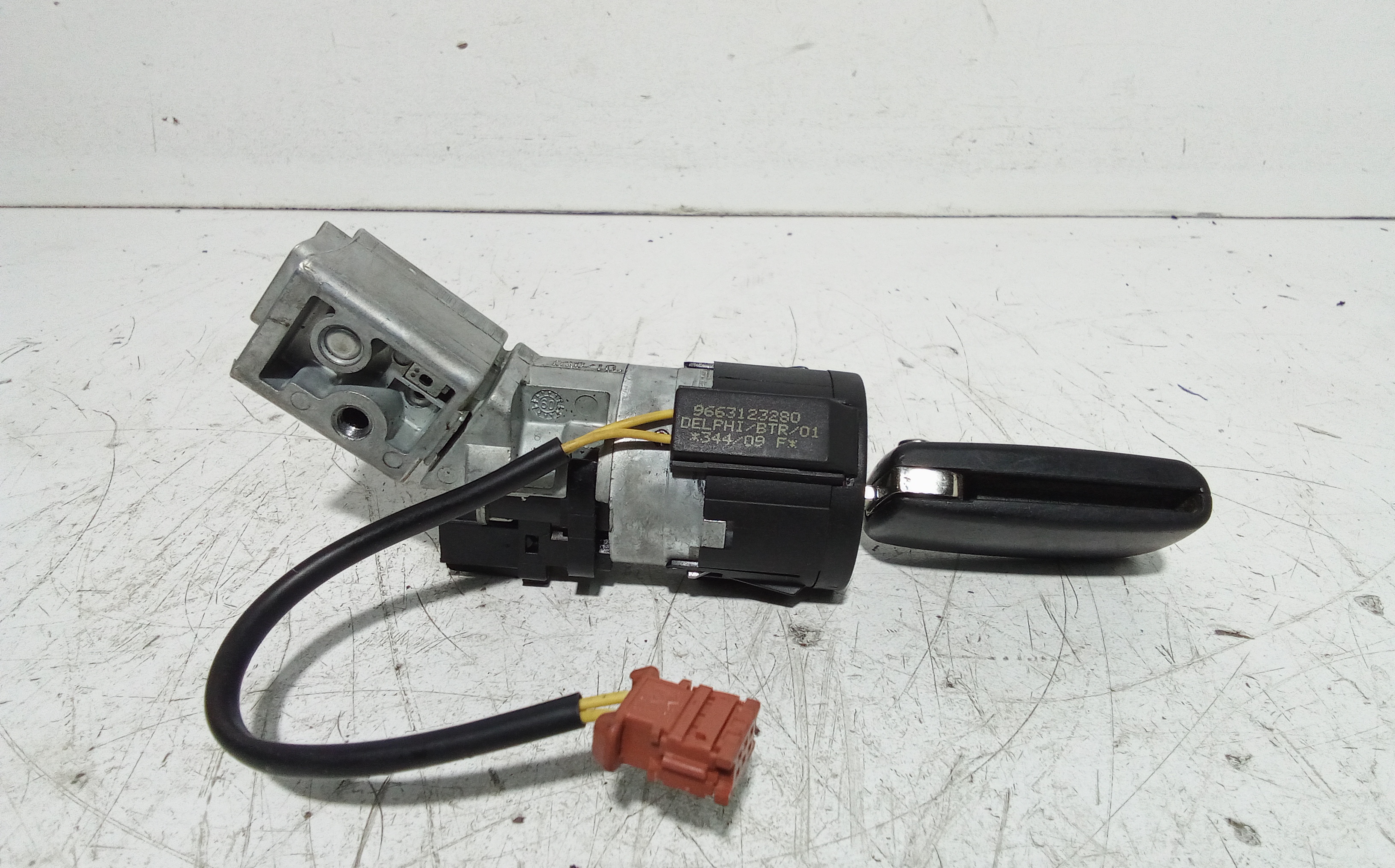 Commutatore Avviamento Con Cilindretti Serrature Usato