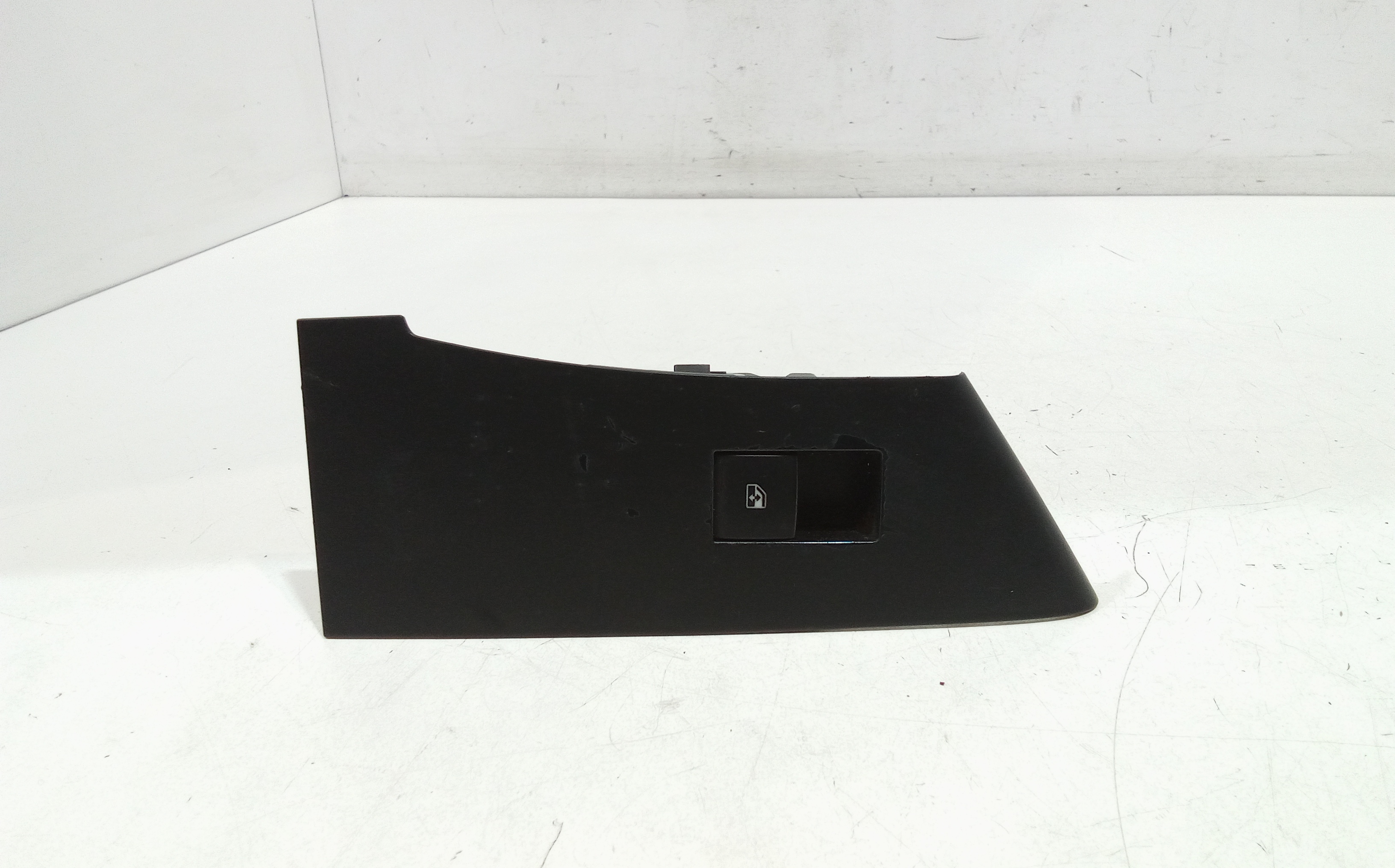 Interruttore Alzacristalli Porta Ant. Destro Usato