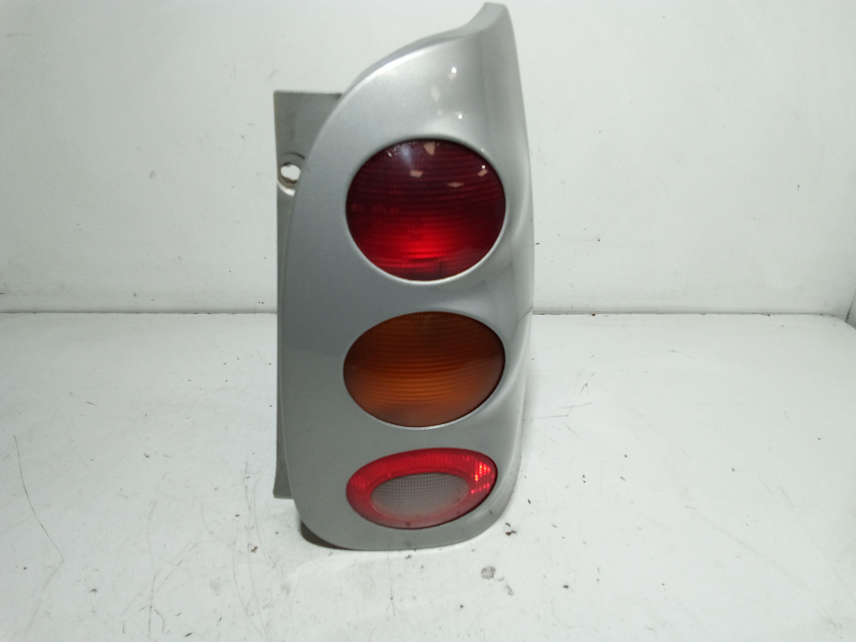 Fanale Post. Destro Q0012861V001000000 Usato