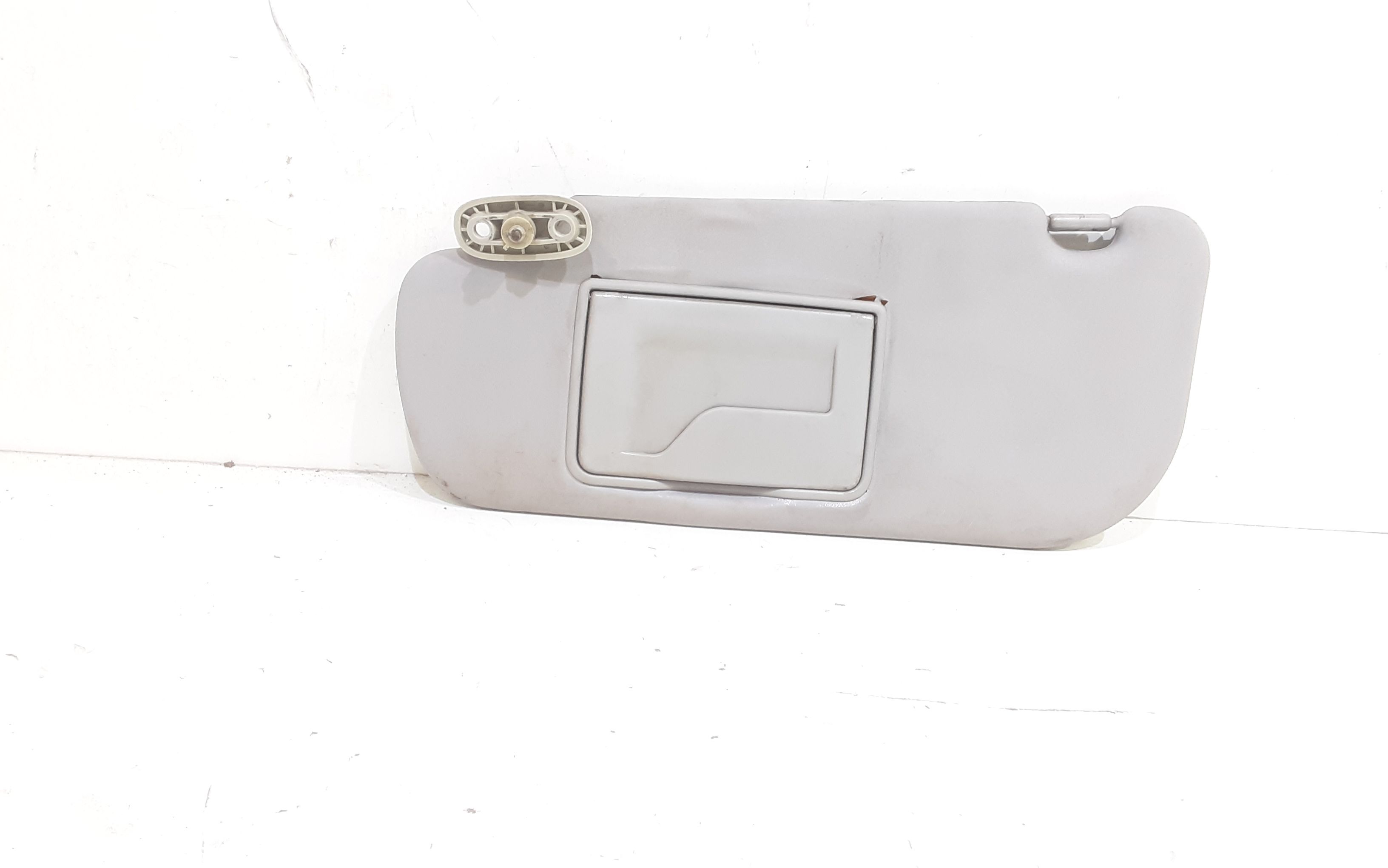 Aletta Parasole Parabrezza Sinistro 8521007130MG Usato