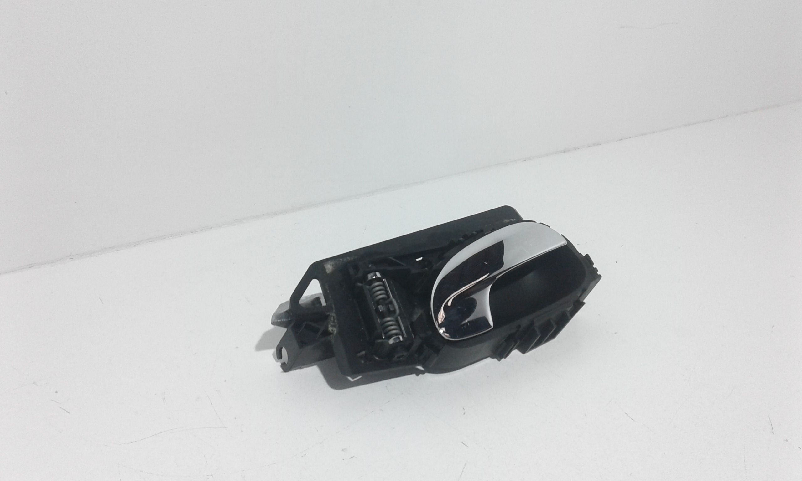 Maniglia Int. Apertura Porta Ant. Destro Usato