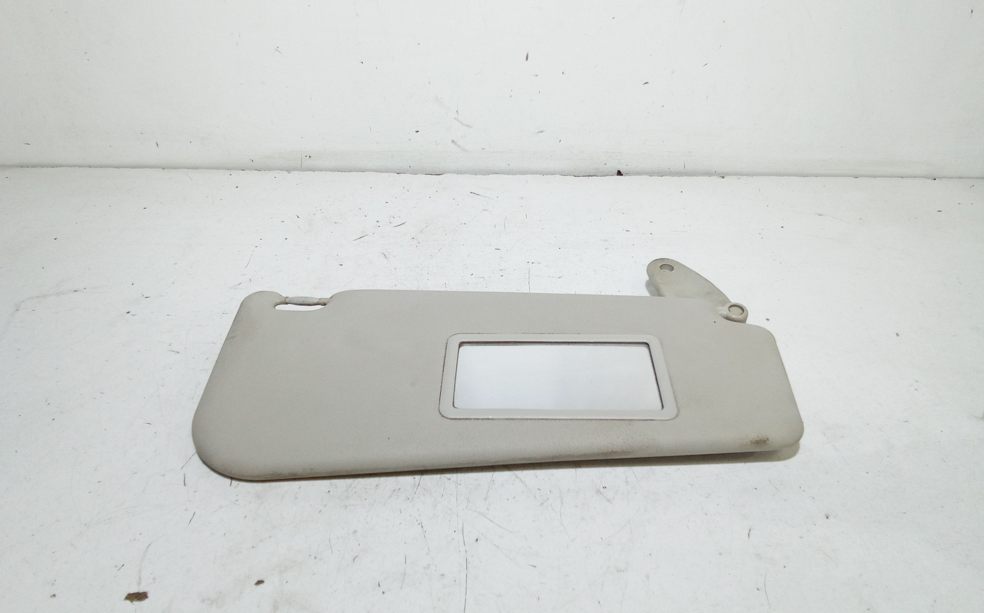 Aletta Parasole Parabrezza Destro 735338206 Usato