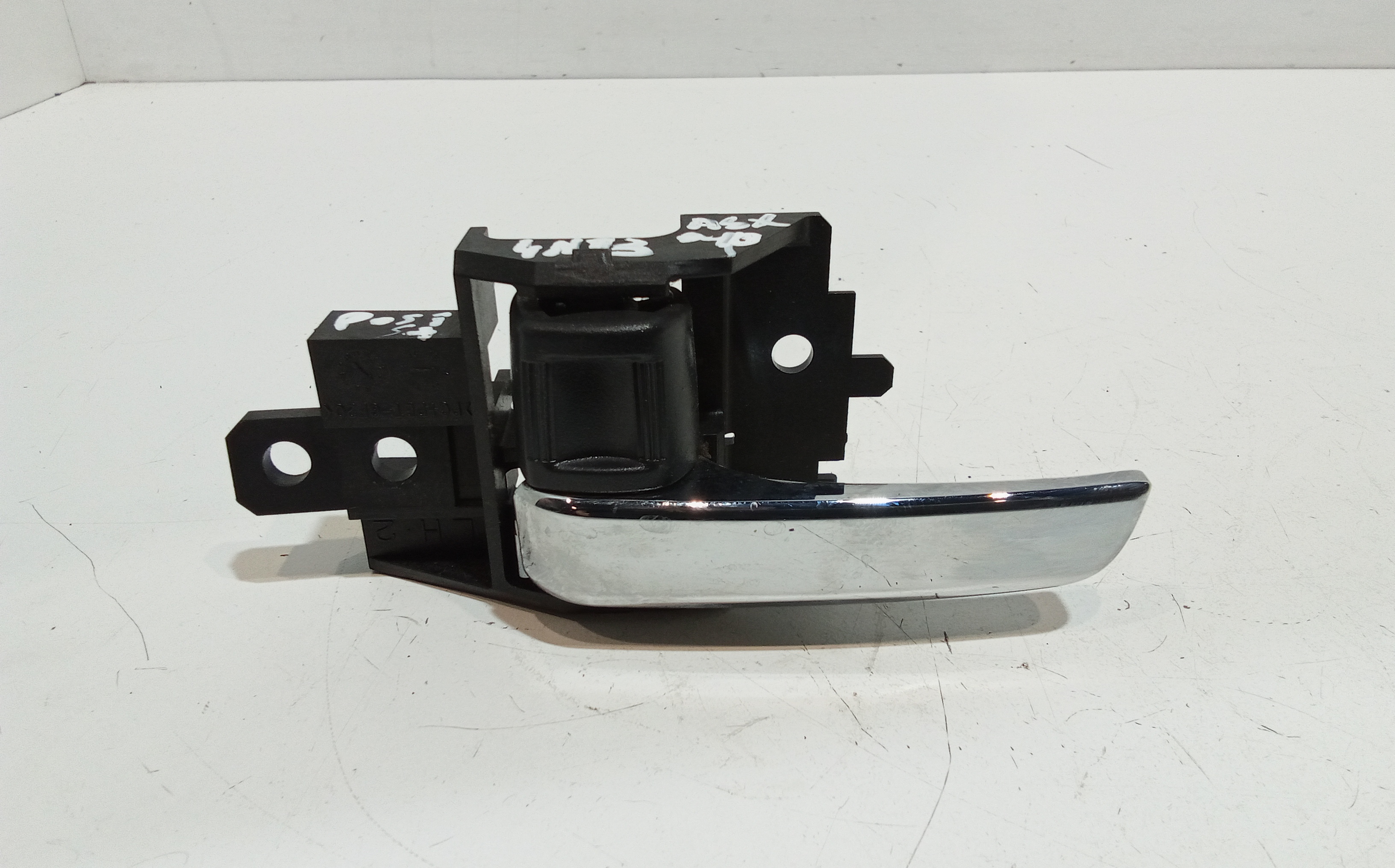 Maniglia Int. Apertura Porta Post. Sinistro 5716A479XB Usato