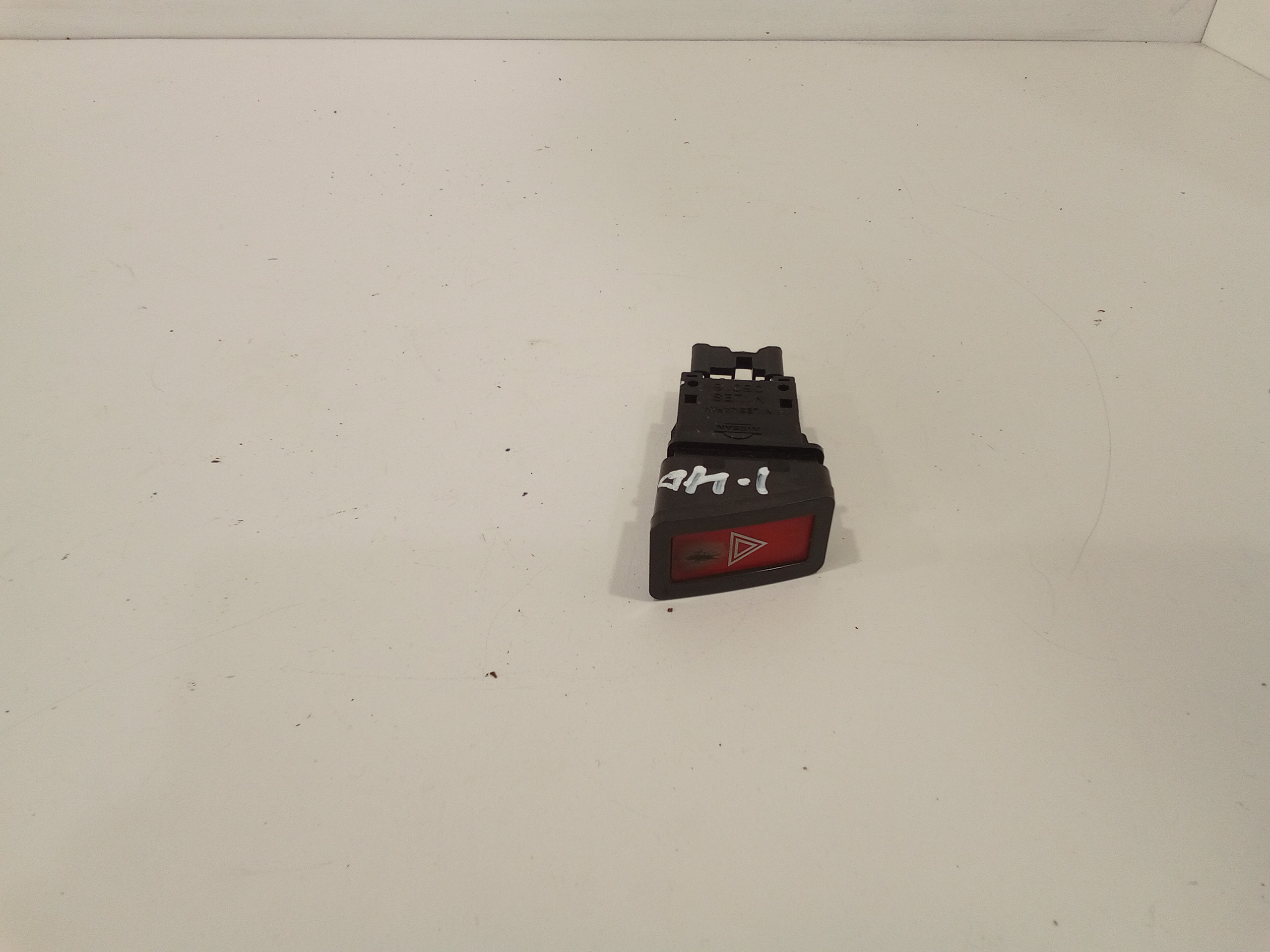 Interruttore Luci Emergenza 252904M410 Usato