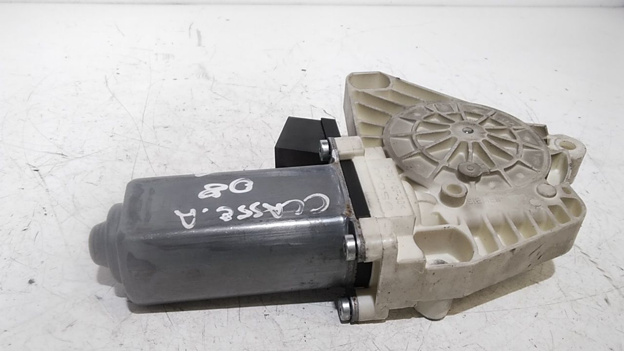 Motorino Alzacristallo Porta Ant. Destro A1698204242 Usato