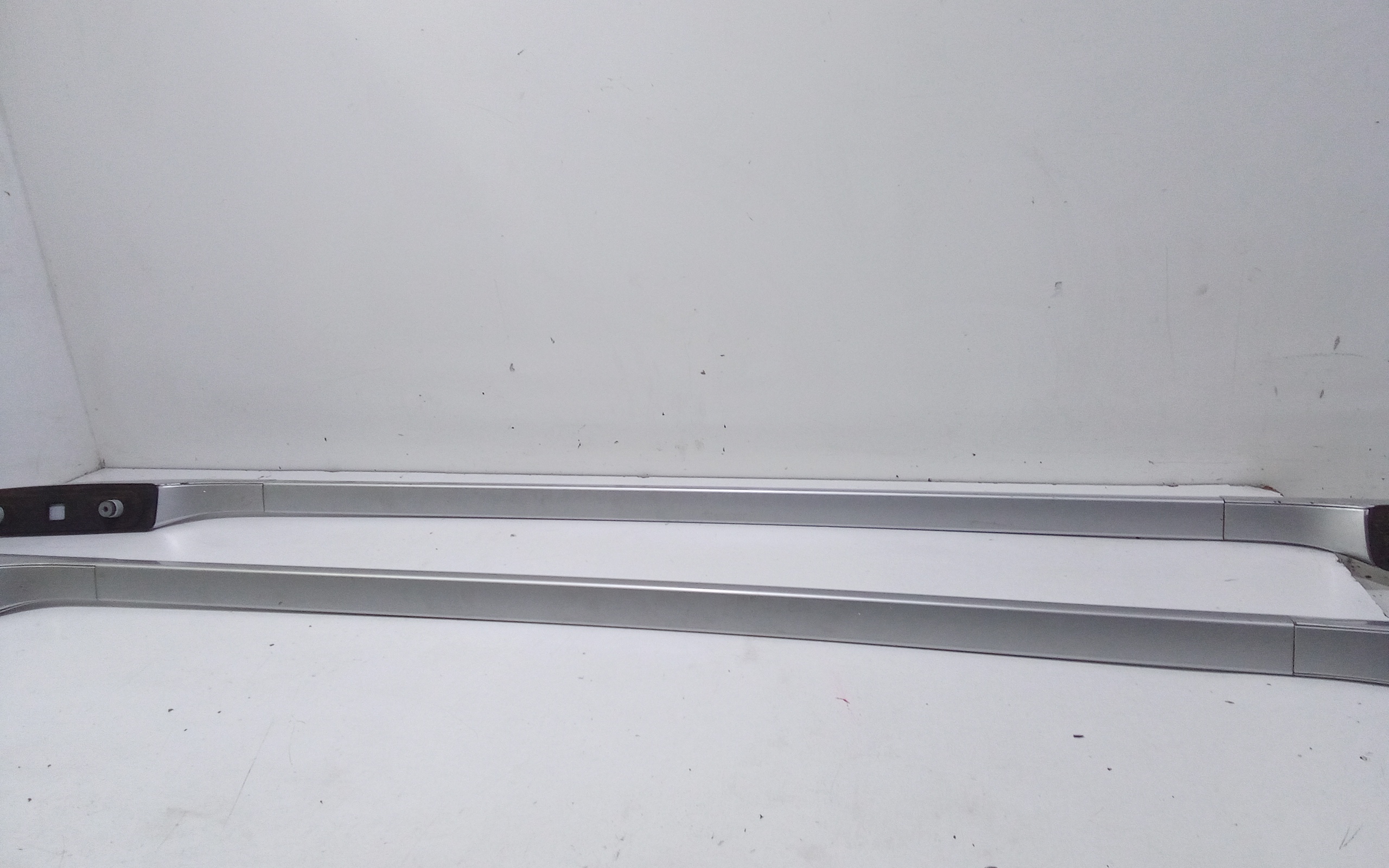 Barre Portatutto Per Mancorrente Tetto Destro + Barre Portatutto Per Mancorrente Tetto Sinistro Usato