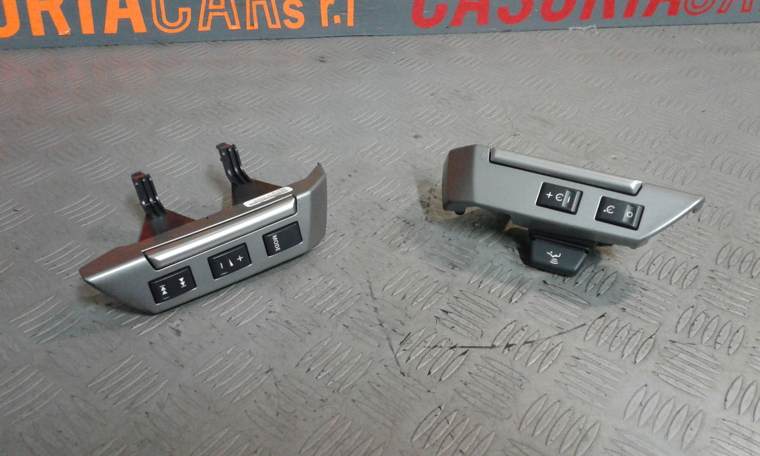 Blocco Volante Multifunzione Usato