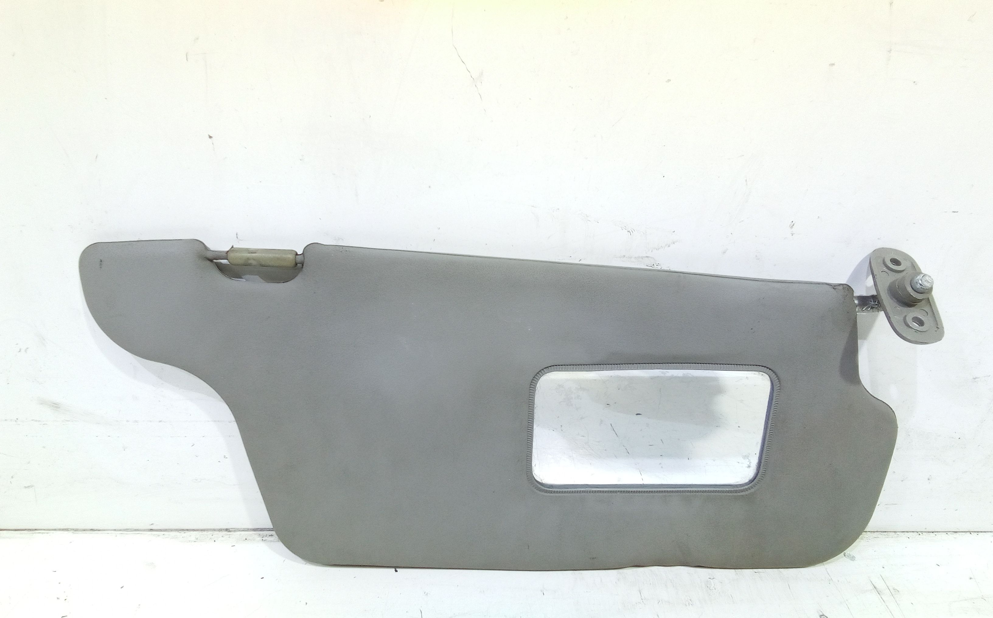 Aletta Parasole Parabrezza Destro 8520202500OB Usato