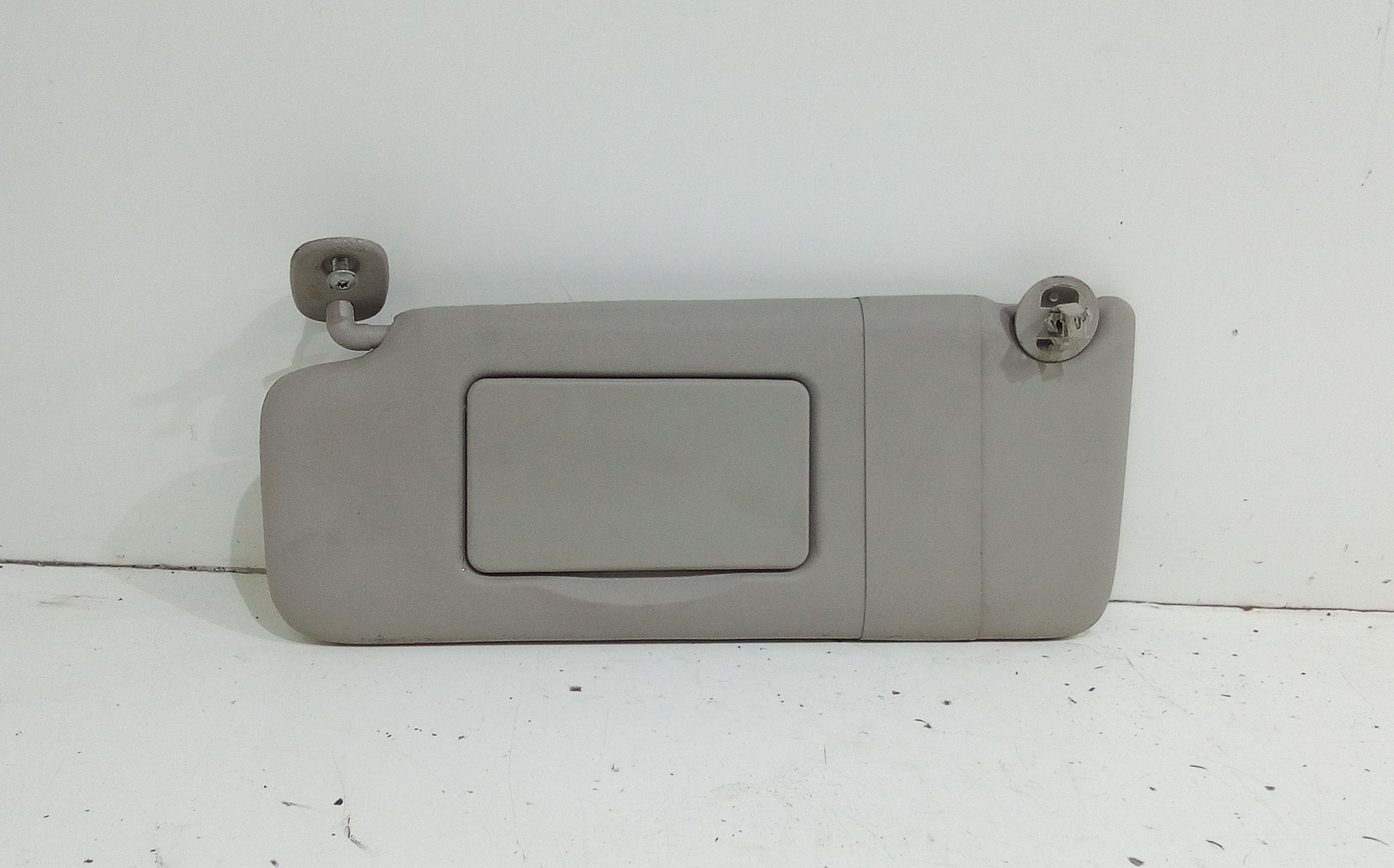 Aletta Parasole Parabrezza Sinistro 8200190790 Usato