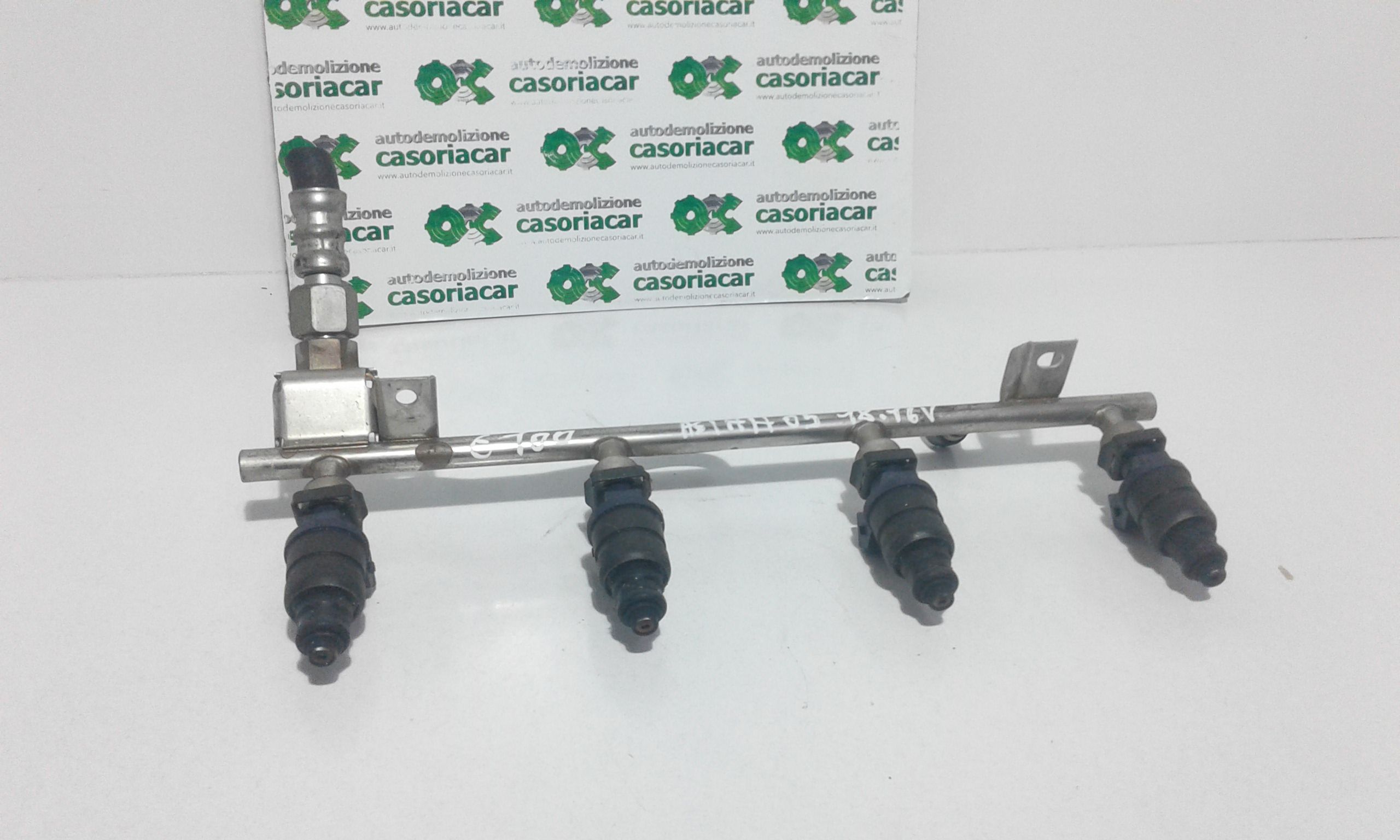 Iniettore 93186230 Usato