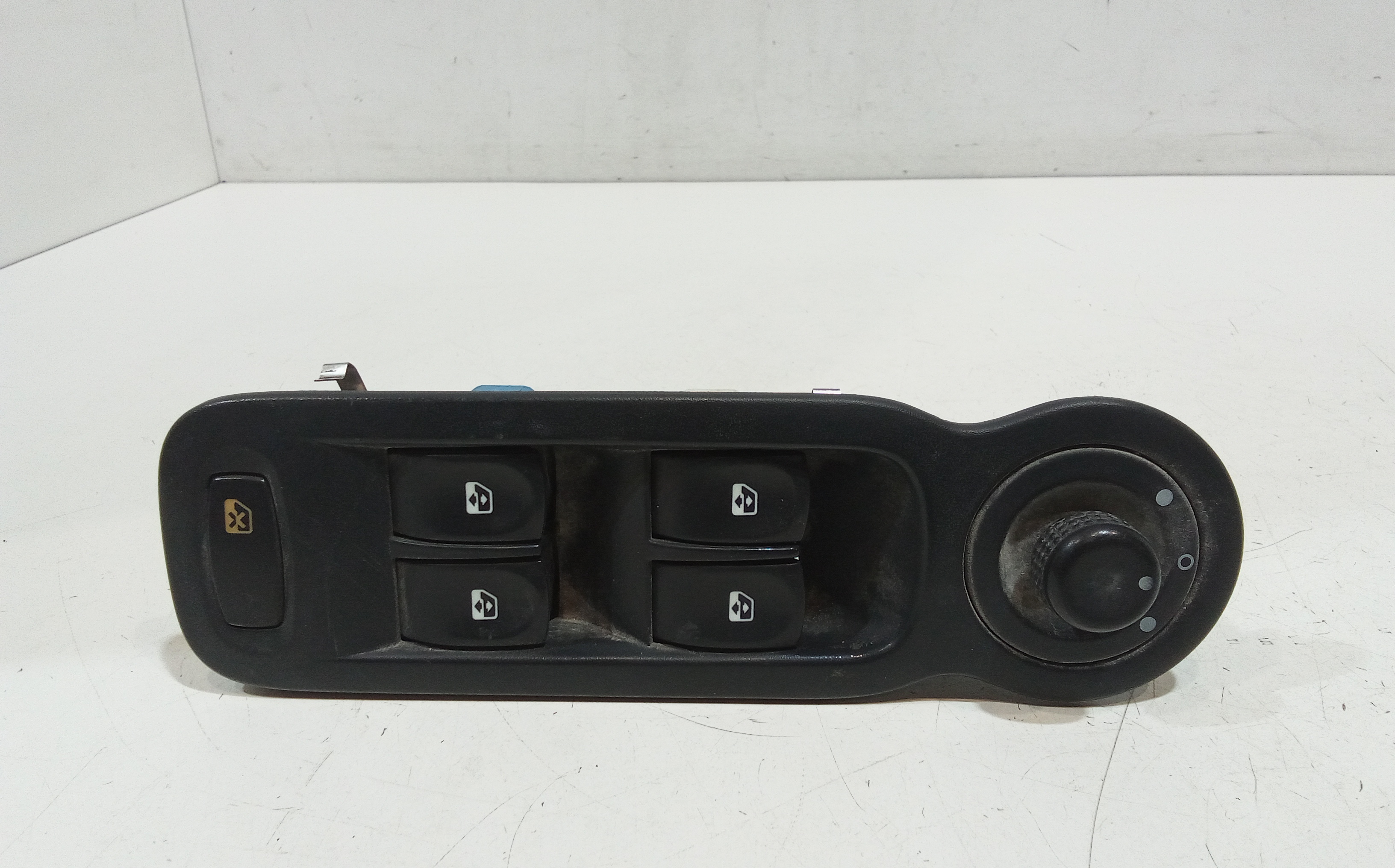 Interruttore Alzacristalli Porta Ant. Sinistro 8200214939 Usato