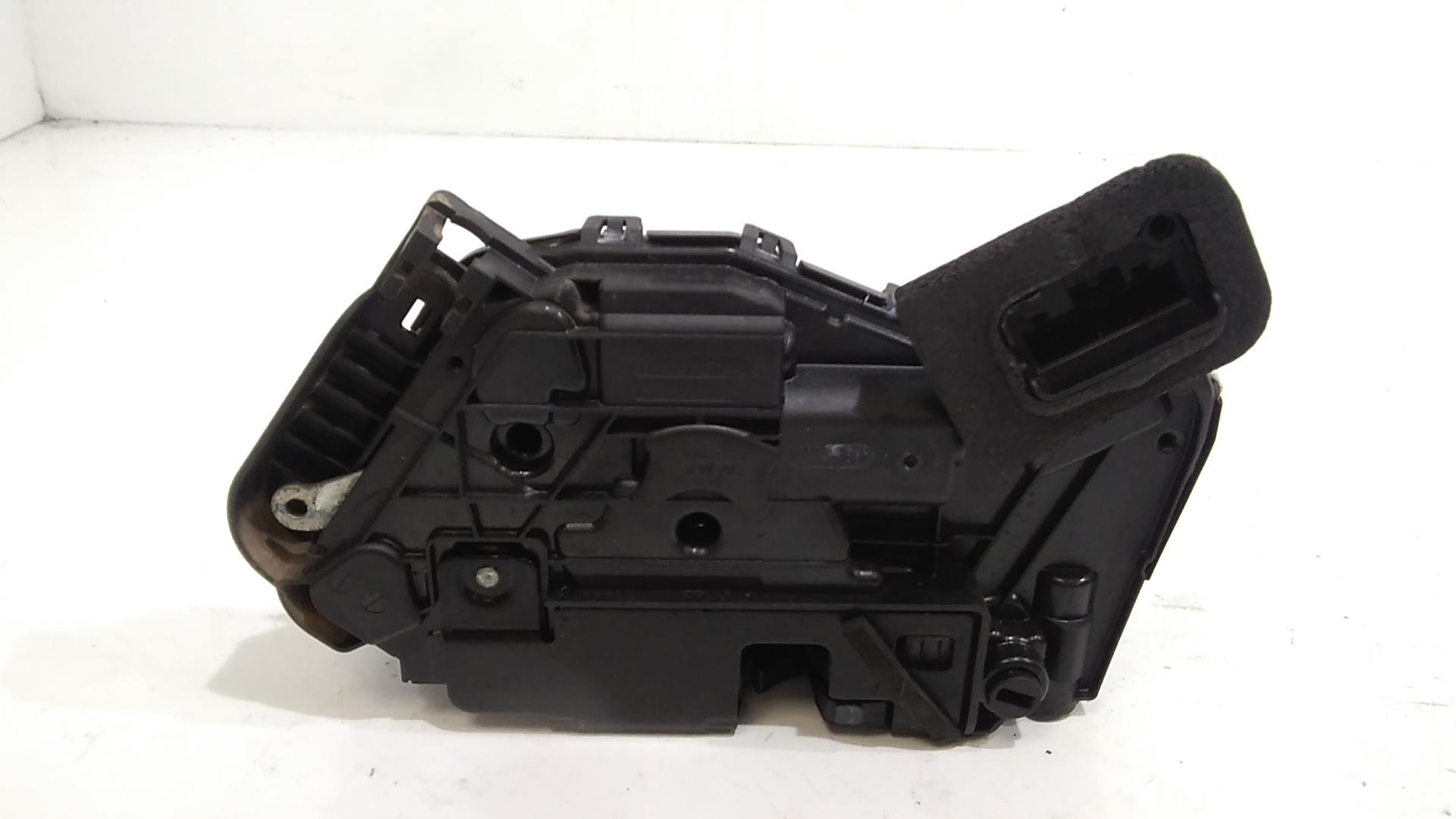 Serratura Porta Post. Destro 5NA839016D Usato