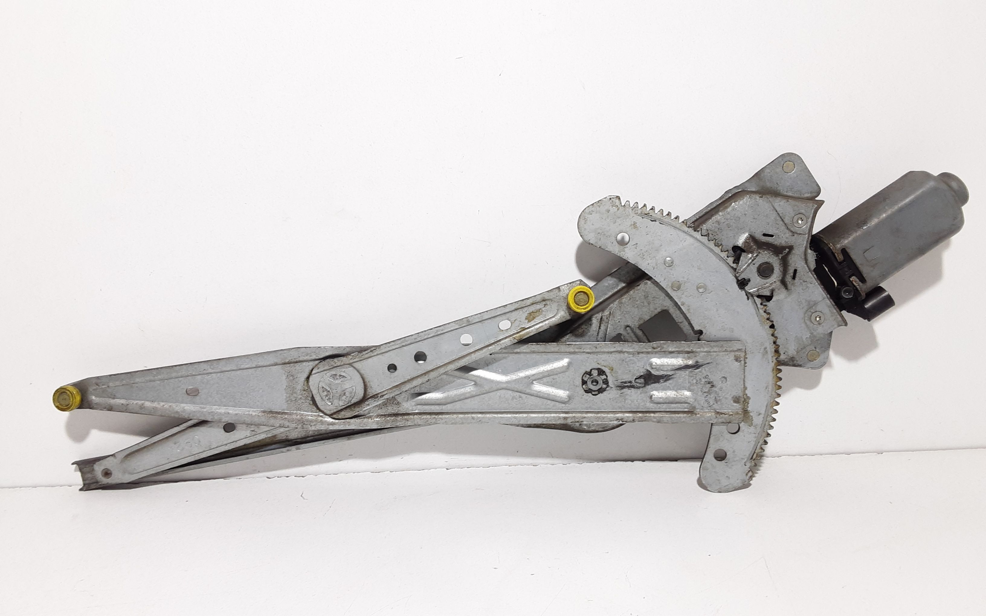 Alzacristallo Porta Ant. Destro 8200157006 Usato