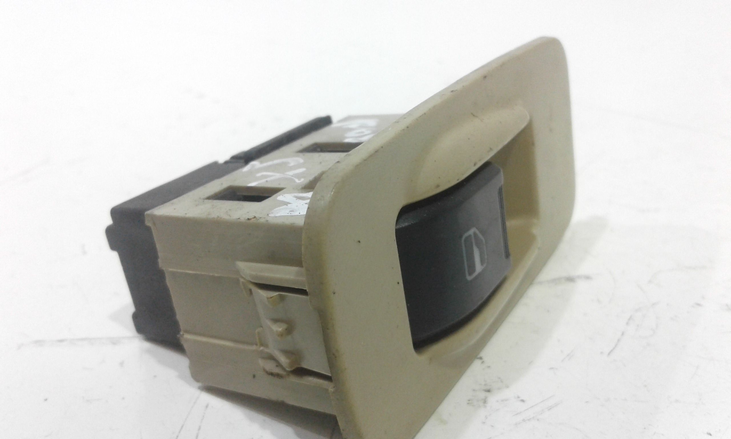 Interruttore Alzacristalli Porta Ant. Destro Usato